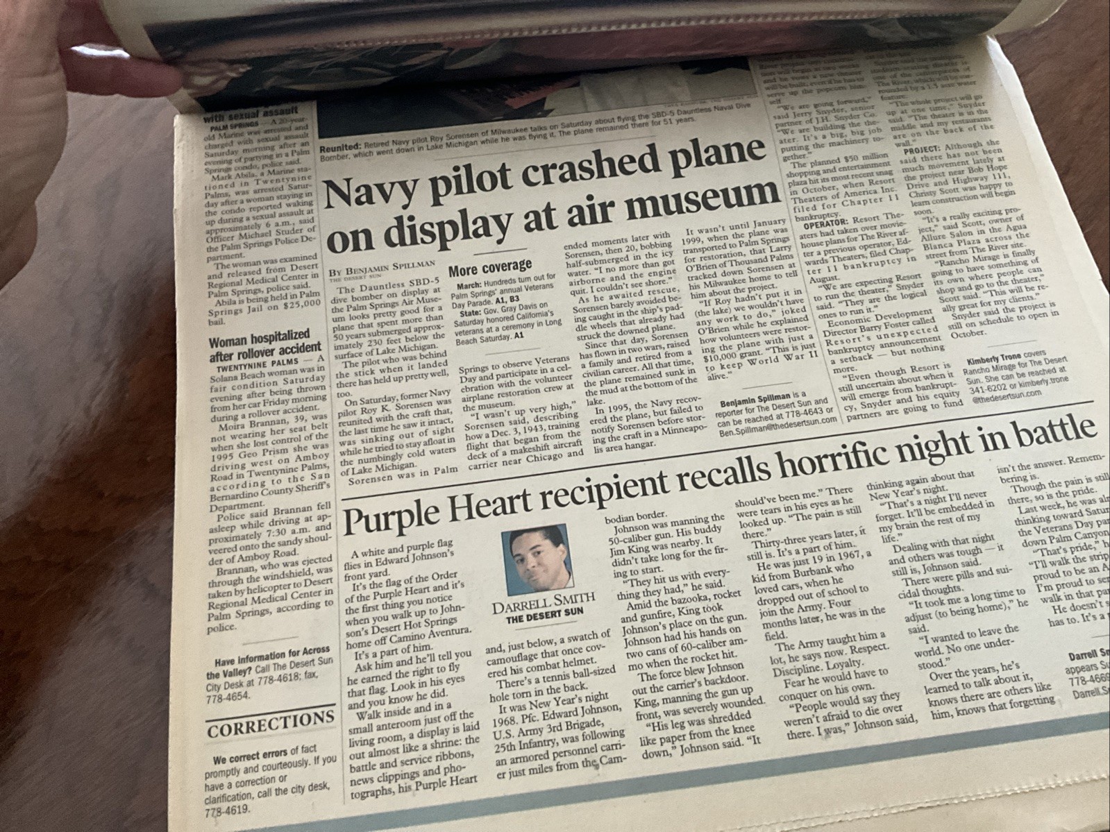 John Finn SIGNED Newspaper DESERT SUN Nov 12, 2000. WWII MOH Pearl Harbor