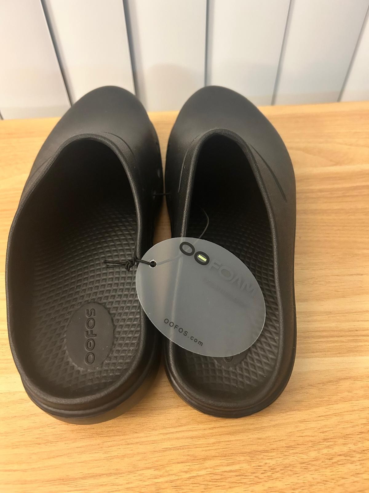 OOFOS OOcloog Recovery Clog – Unisex (W9 & M7) NEW