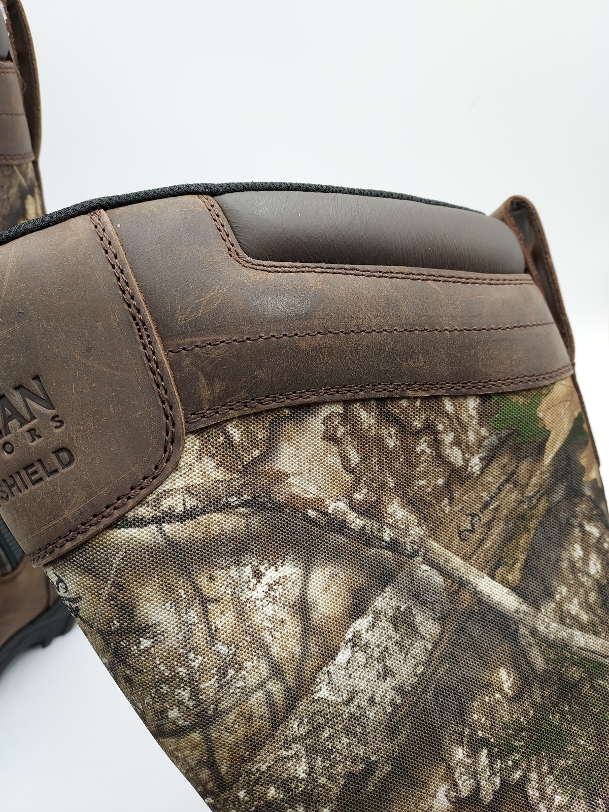 Magellan Outdoors Men's Sz 7D Snake Shield Armor 3.0 Realtree Edge APX (K4-D5)