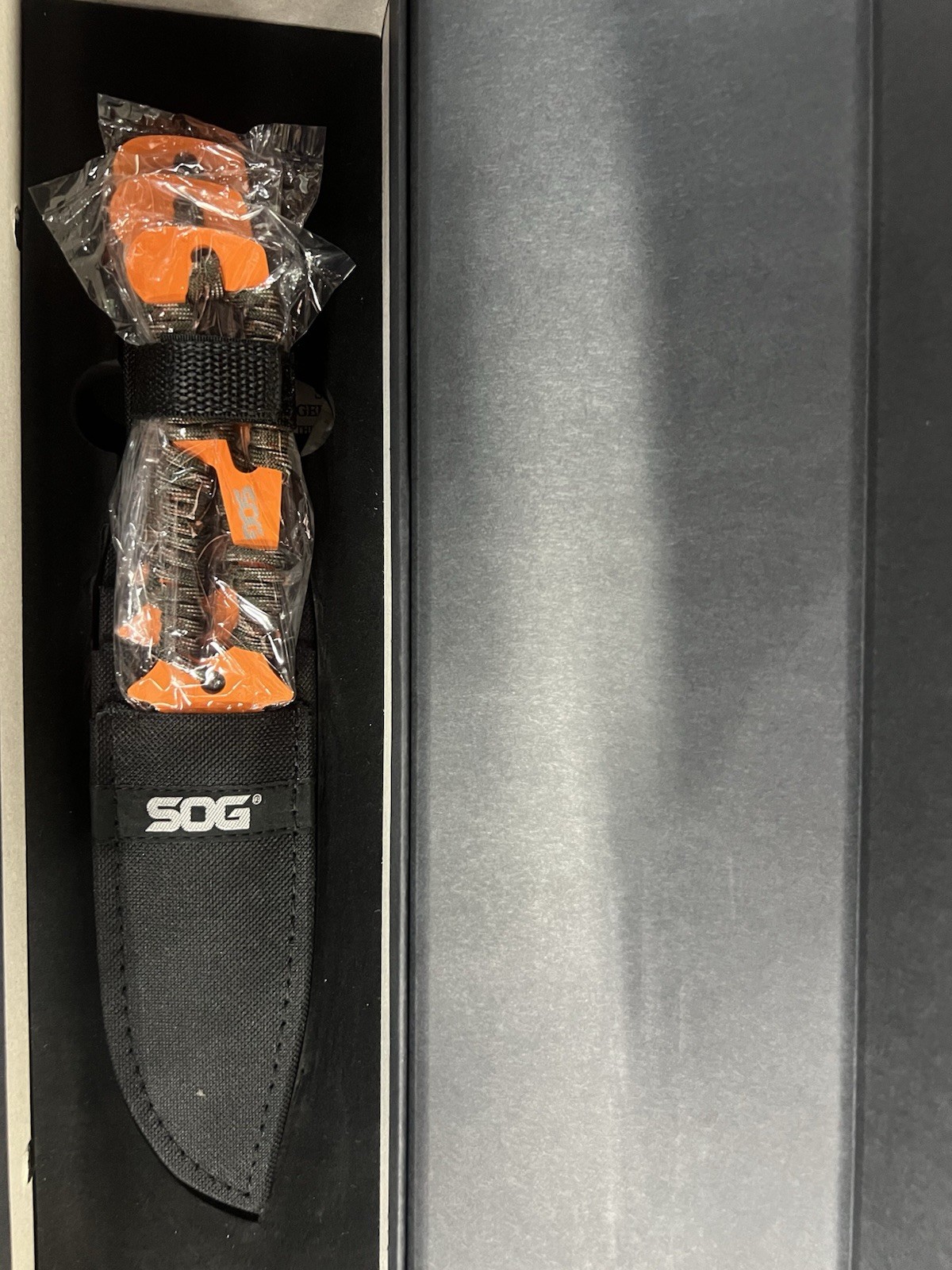 SOG LIMITED EDITION ORANGE THROWING KNIVES