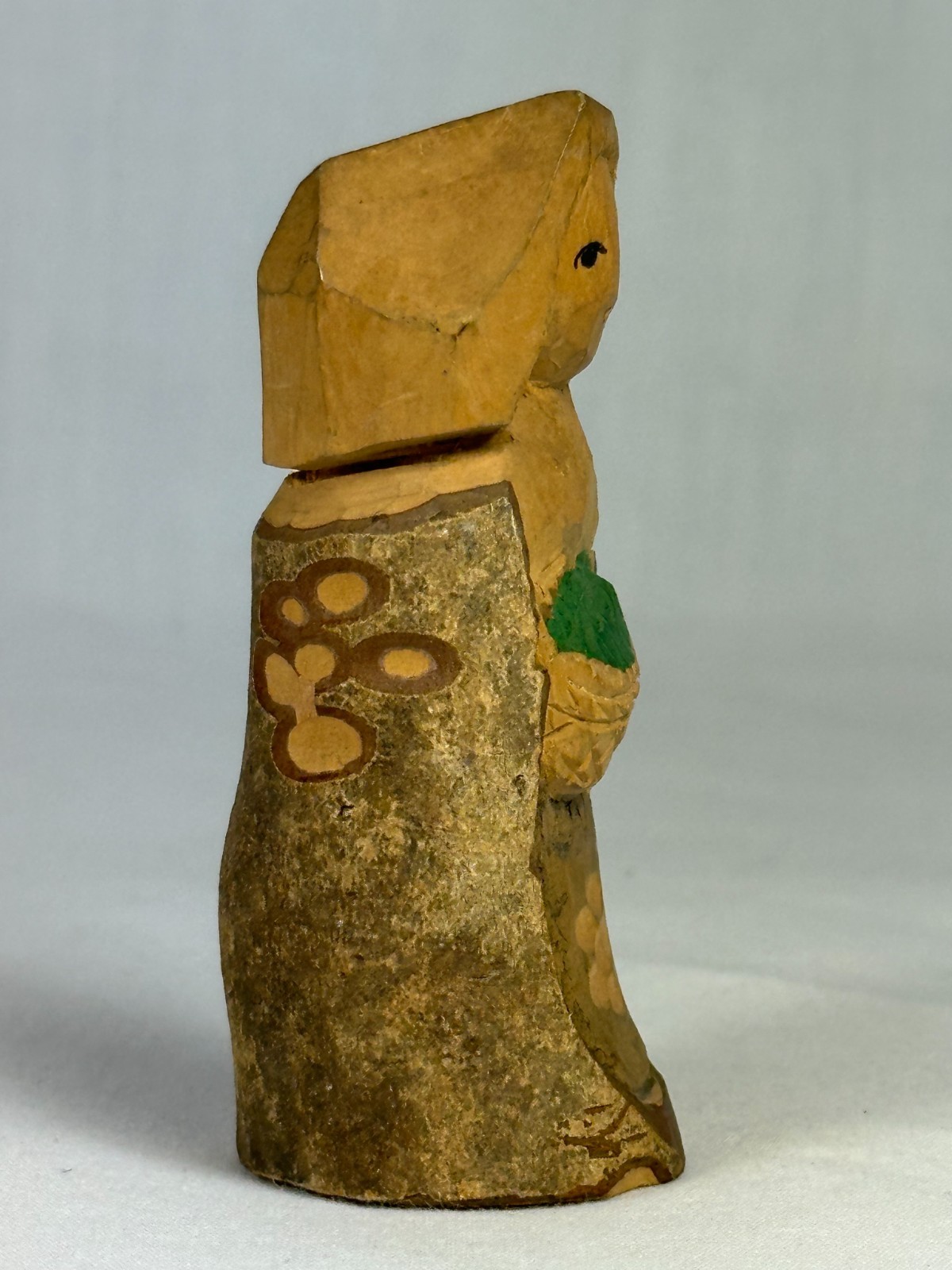 Japanese Hand Carved Wooden Farm Girl Figure Kimono Basket Folk Art 3.5" Mingei