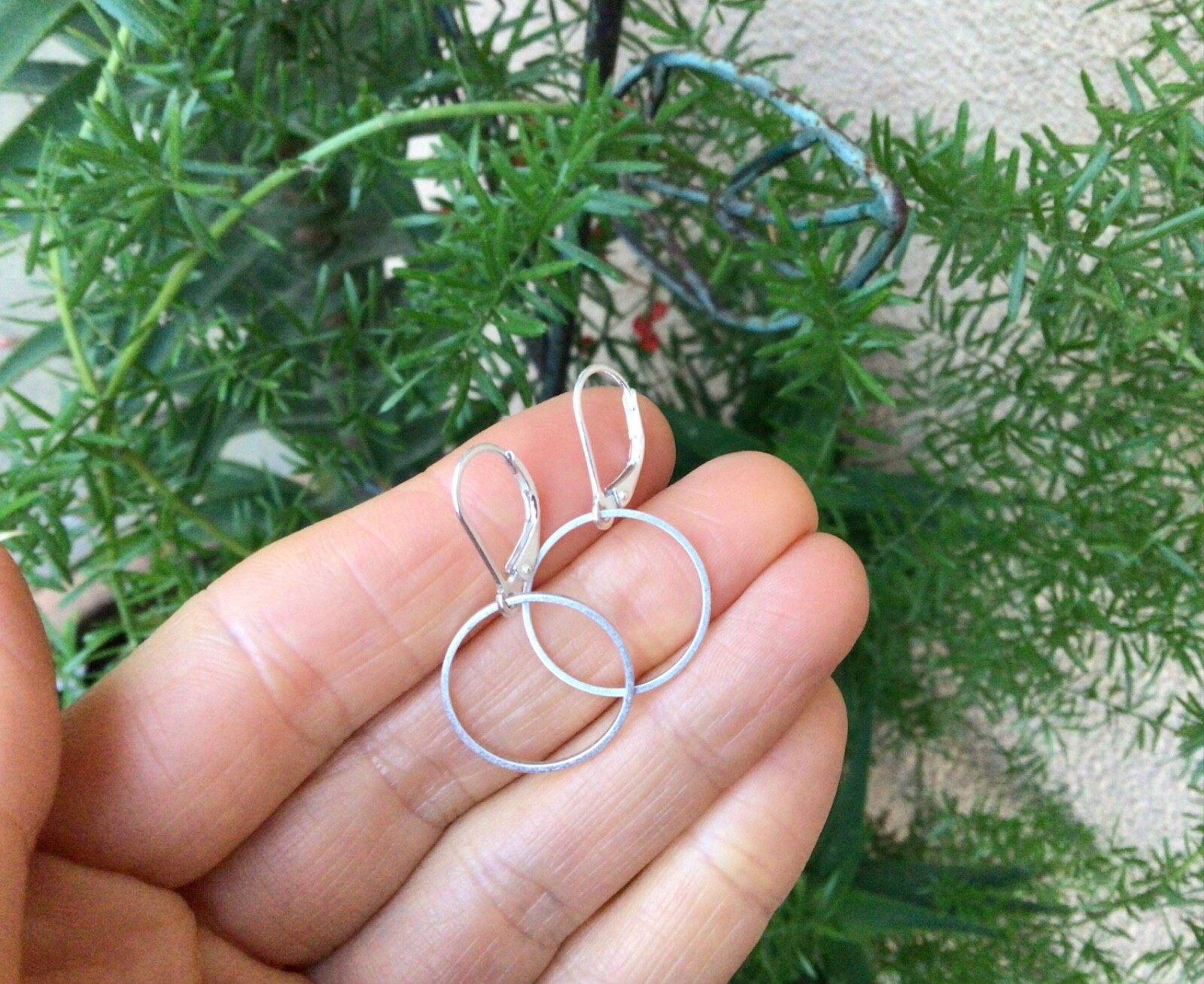 New Handcrafted Artisan Jewelry Sterling Silver Sundance Charm Circle Earrings