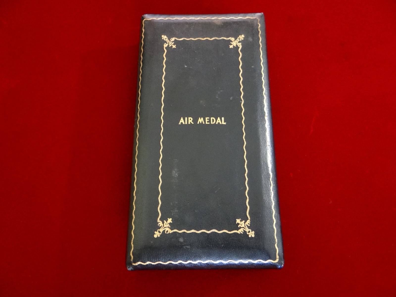 WWII US Army Air Medal in Presentation Case, Full-Size Medal, Original WW2