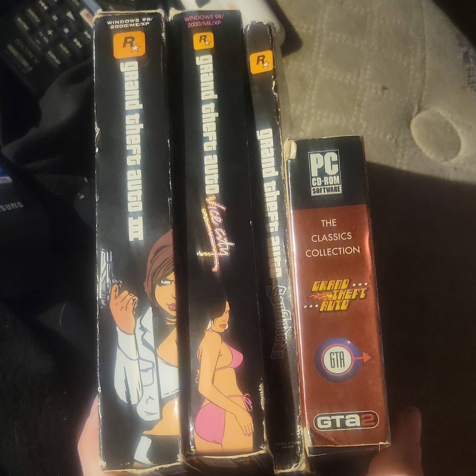 Grand Theft Auto - The Complete PC Collection + 4 Jewel Case Freebies