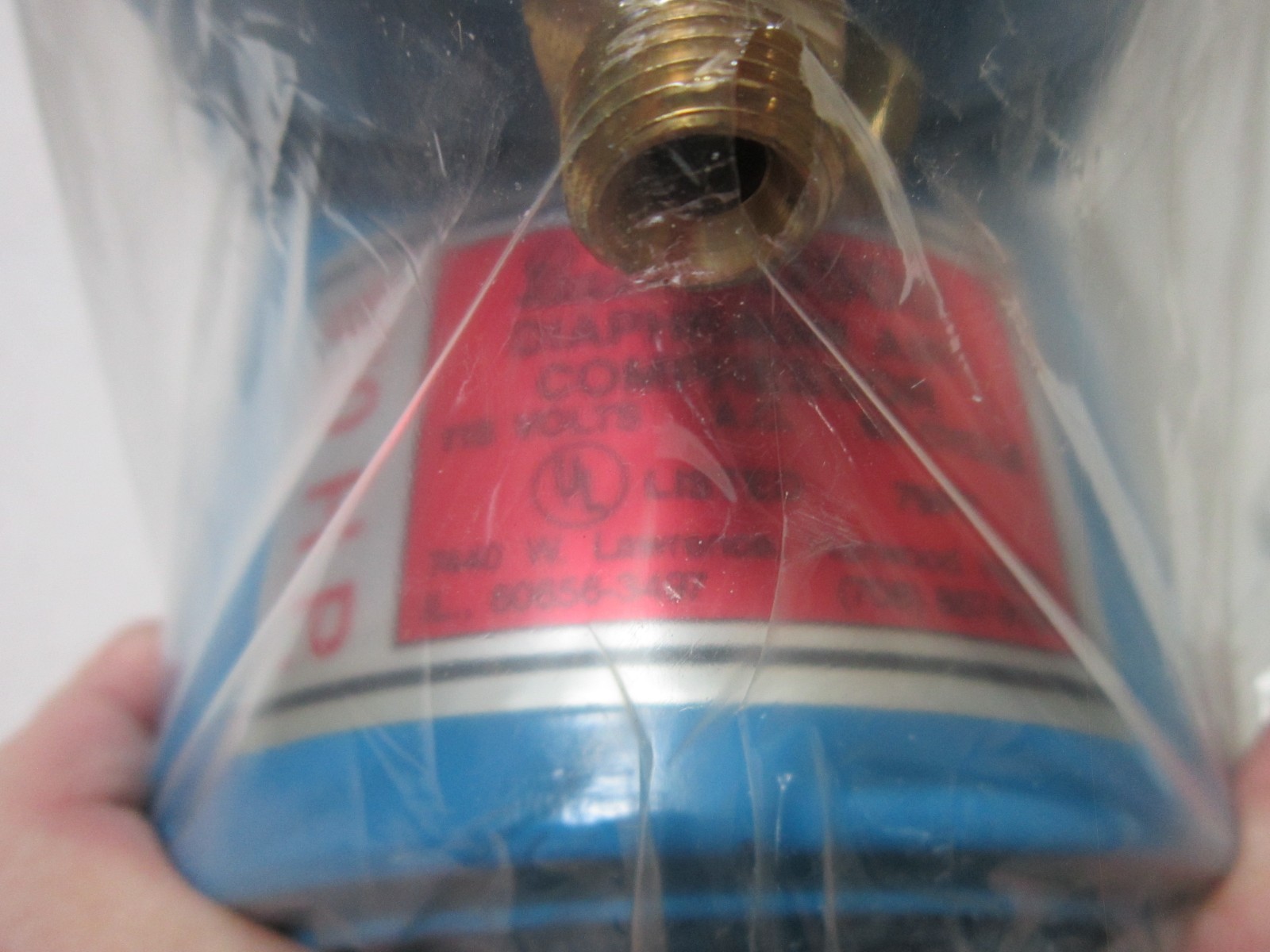 PAASCHE D500S AIR COMPRESSOR WITH ON/OFF SWITCH 1/10 HP 115 VOLT OILESS NEW