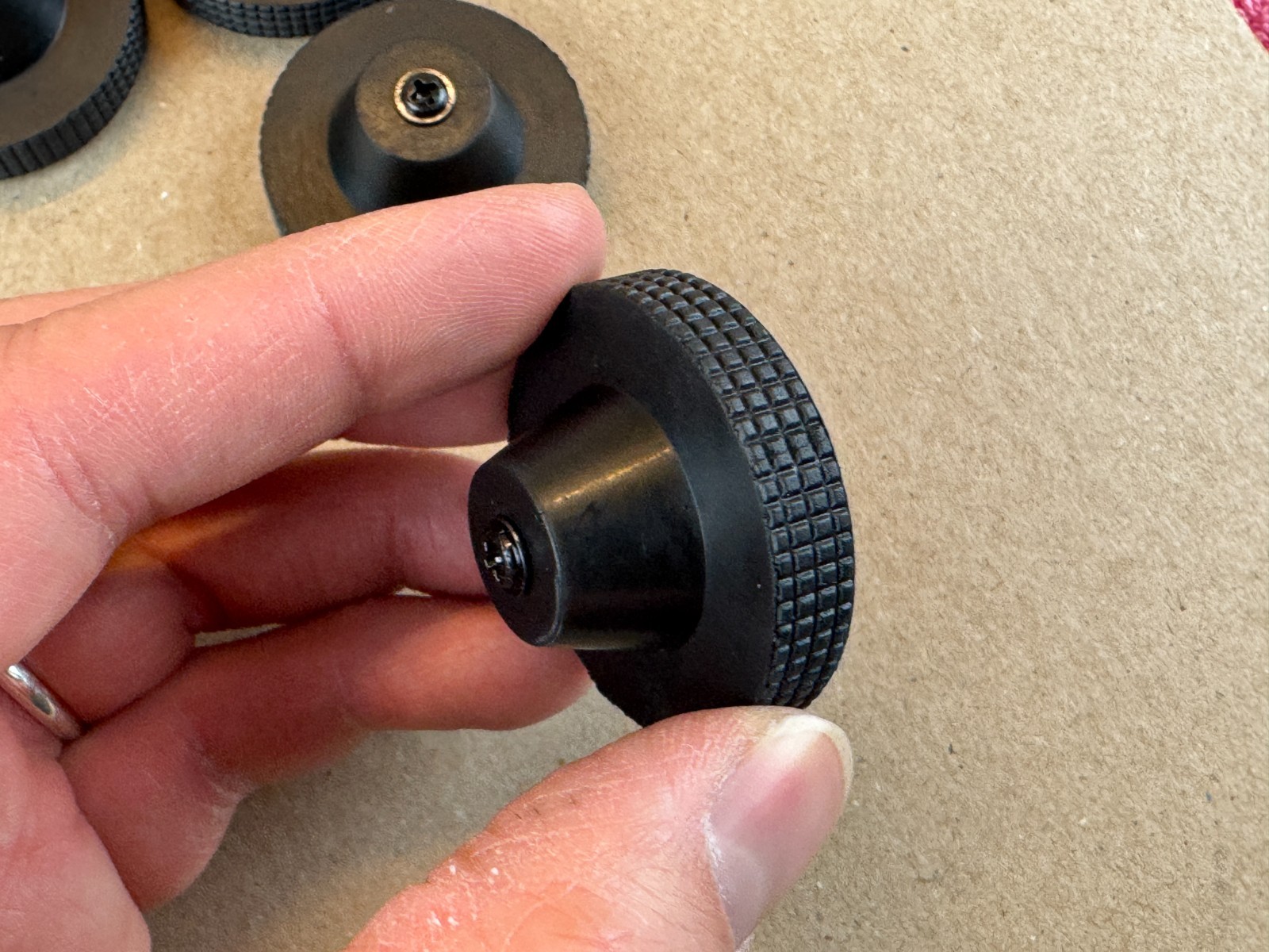 4 New TURNTABLE FEET w/ screws for Pioneer JVC Technics Marantz etc