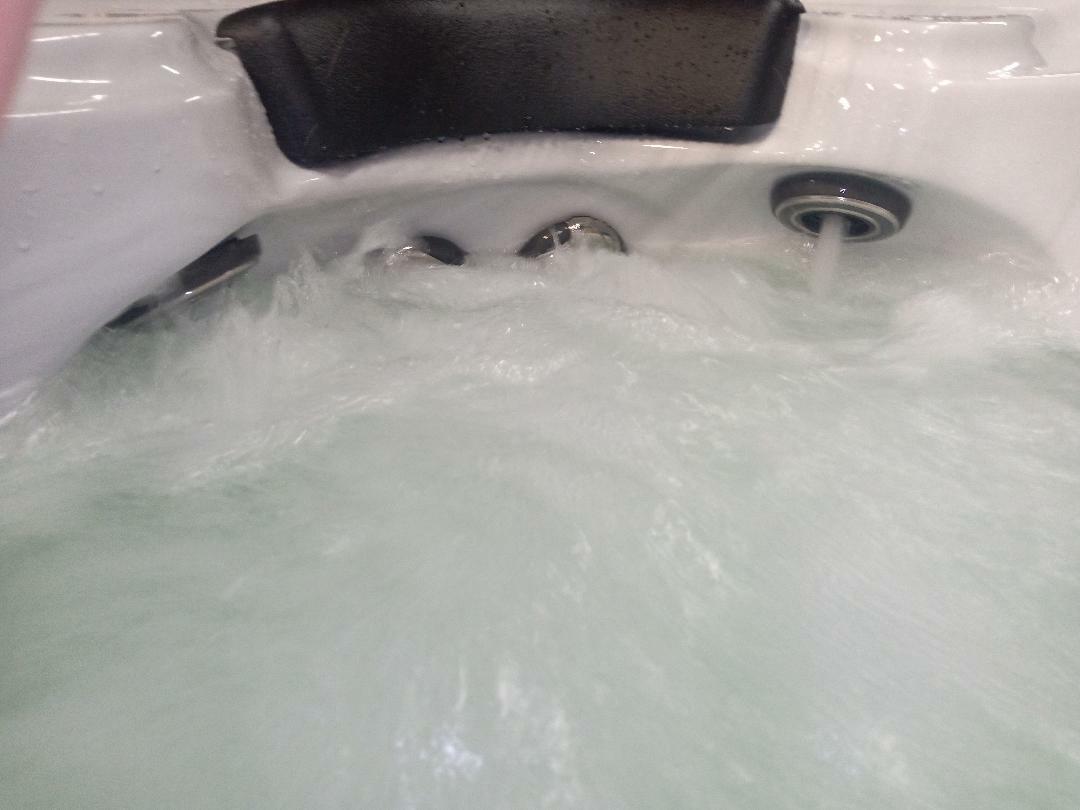 6 Person Outdoor Whirlpool Lounger Spa Hot Tub with 67 Therapy Jets