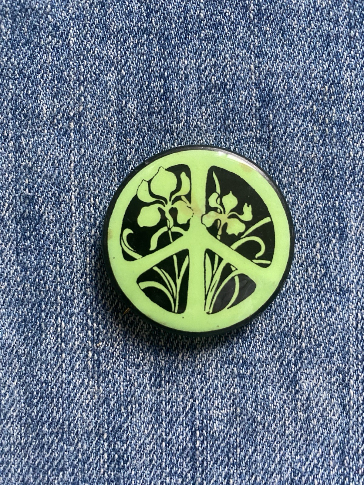 N.O.S. 60's ANTI-WAR, VIETNAM PEACE PROTEST, 8 Pinback Button Collection