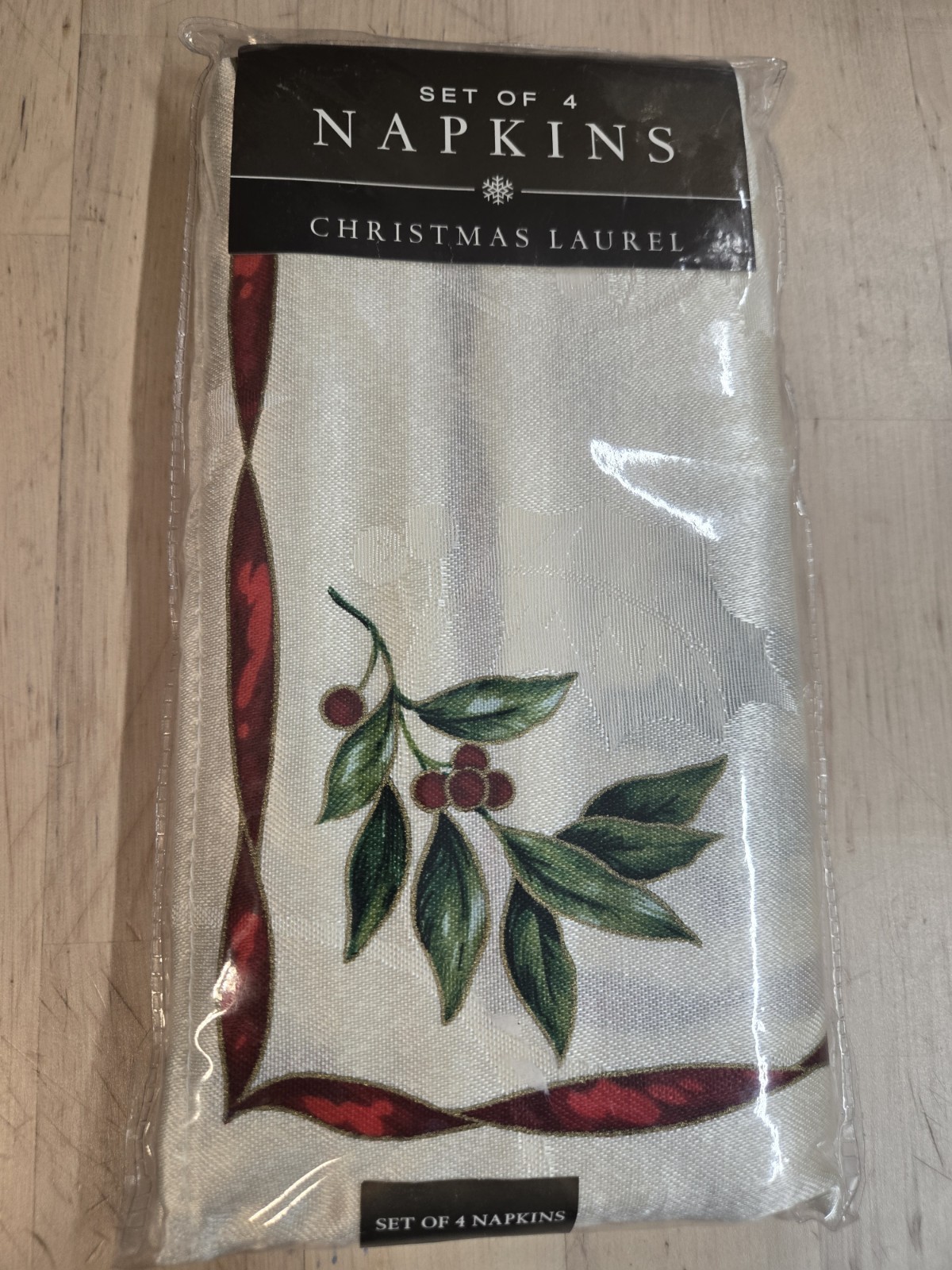 Christmas Laurel Napkins Berries Red Green Ivory Holiday Bed Bath Beyond Sealed