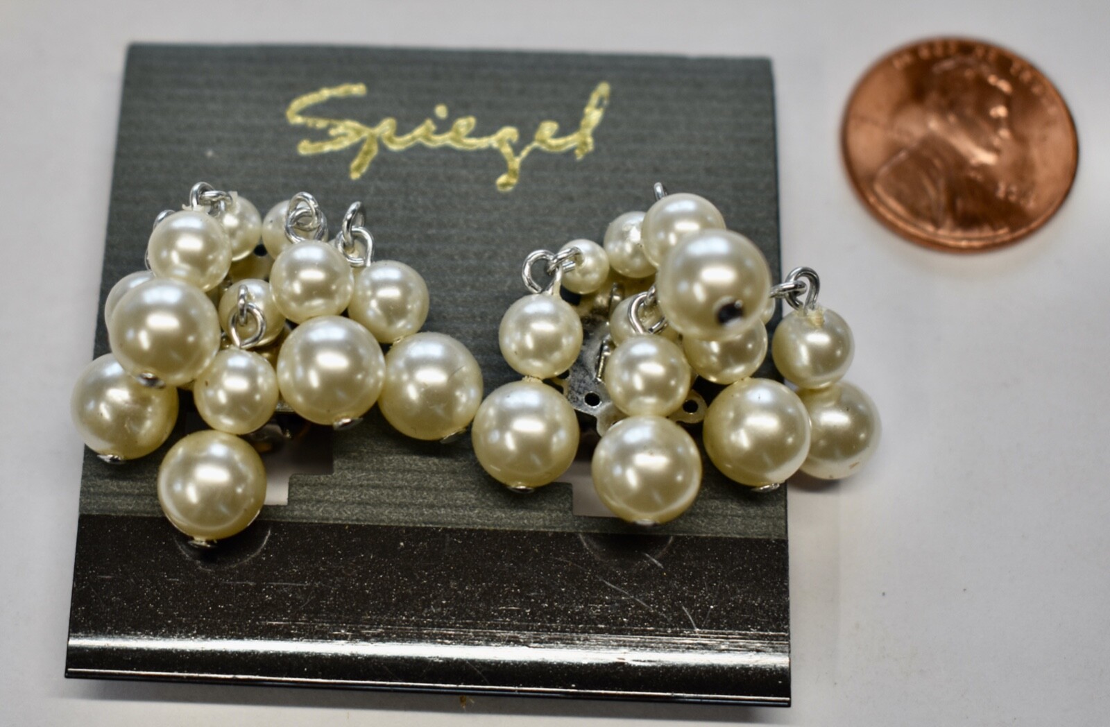 VINTAGE WHITE PEARL CLUSTER CLIP EARRINGS * FAUX PEARLS * DEAD STOCK *SPIEGEL