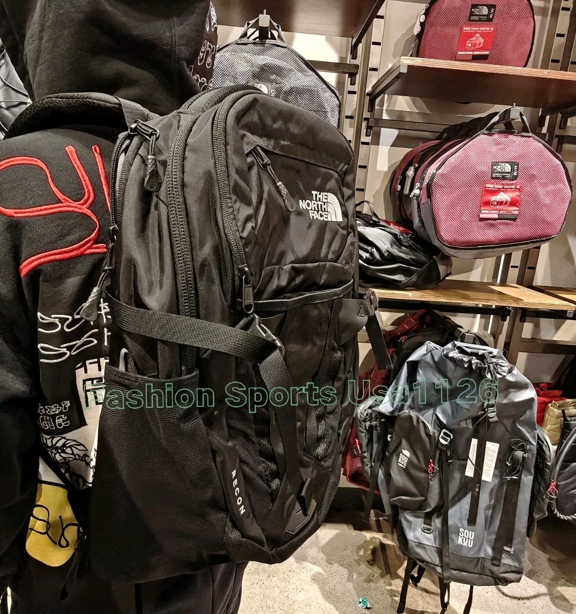 THE NORTH FACE ADULT Unisex Recon 30 Liter Backpack, TNF BLACK Original $ 99