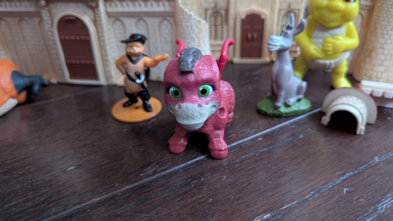 Shrek 2 Far Away Castle Micro Playset Mini Figure Set Lot Incomplete Parts