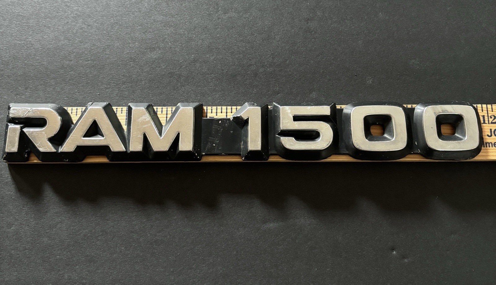 97-02 Dodge Ram 1500 Emblem 85501C Logo 5DV60PR4 Nameplate 55295310 Decal Badge