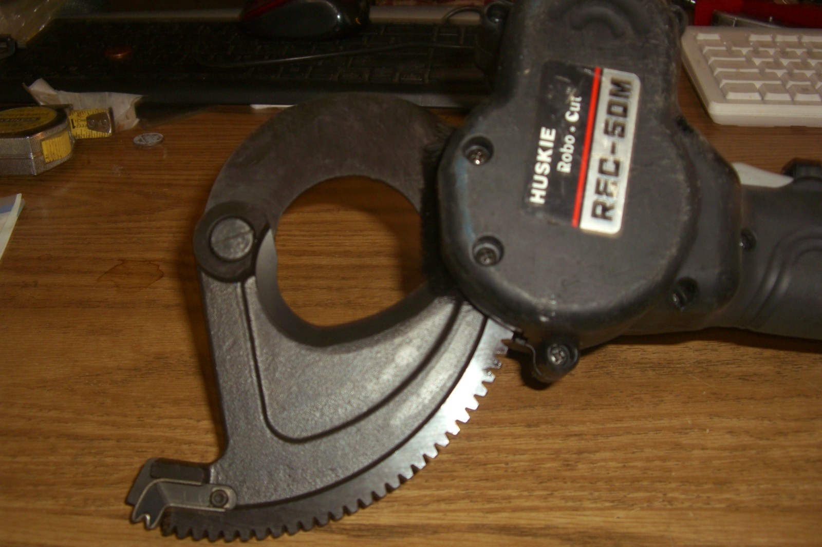 Huskie REC-50M Cable Cutter /Battery Charger/Battery