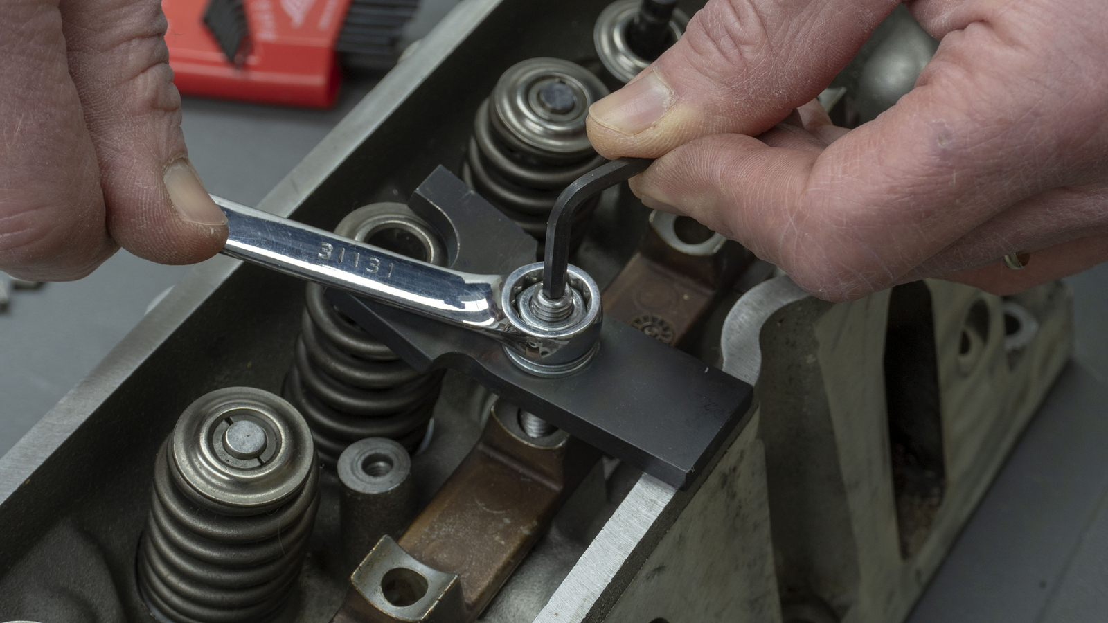 Lisle 16560 Valve Spring Compressor for GM LS