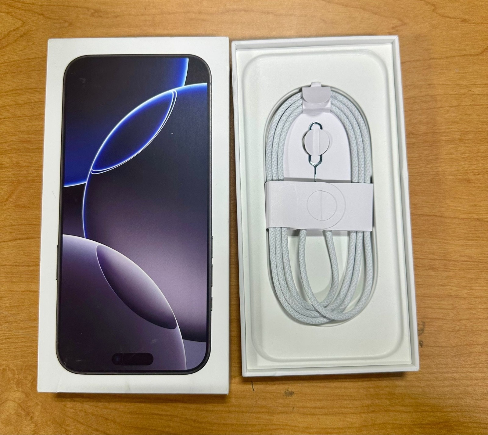 Retail Box for iPhone 16 PRO 16 / PRO MAX Brand New All Colors + Charger