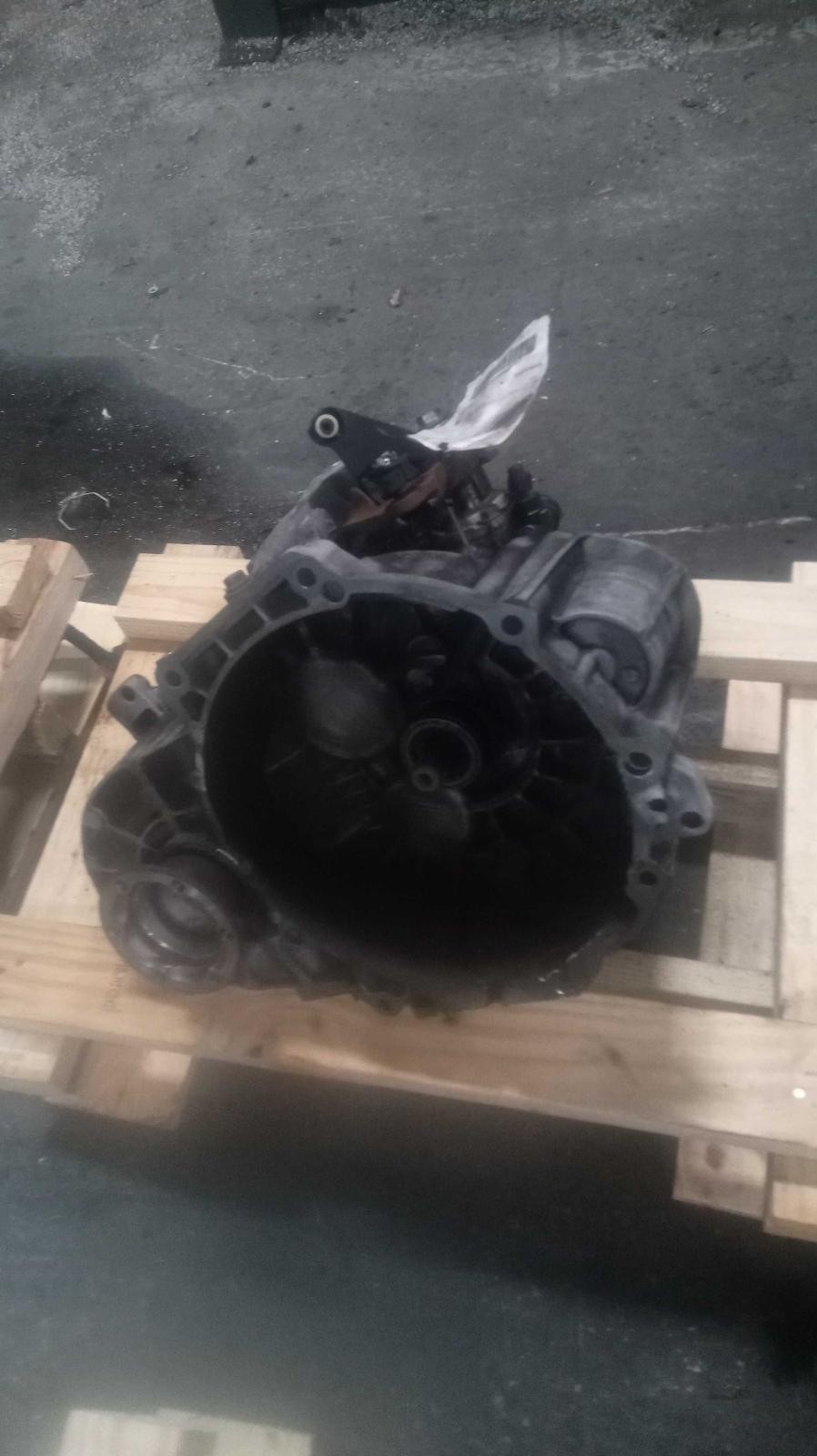 Used Manual Transmission Assembly fits: 2013 Volkswagen Beetle MT 2.0L 6 speed t