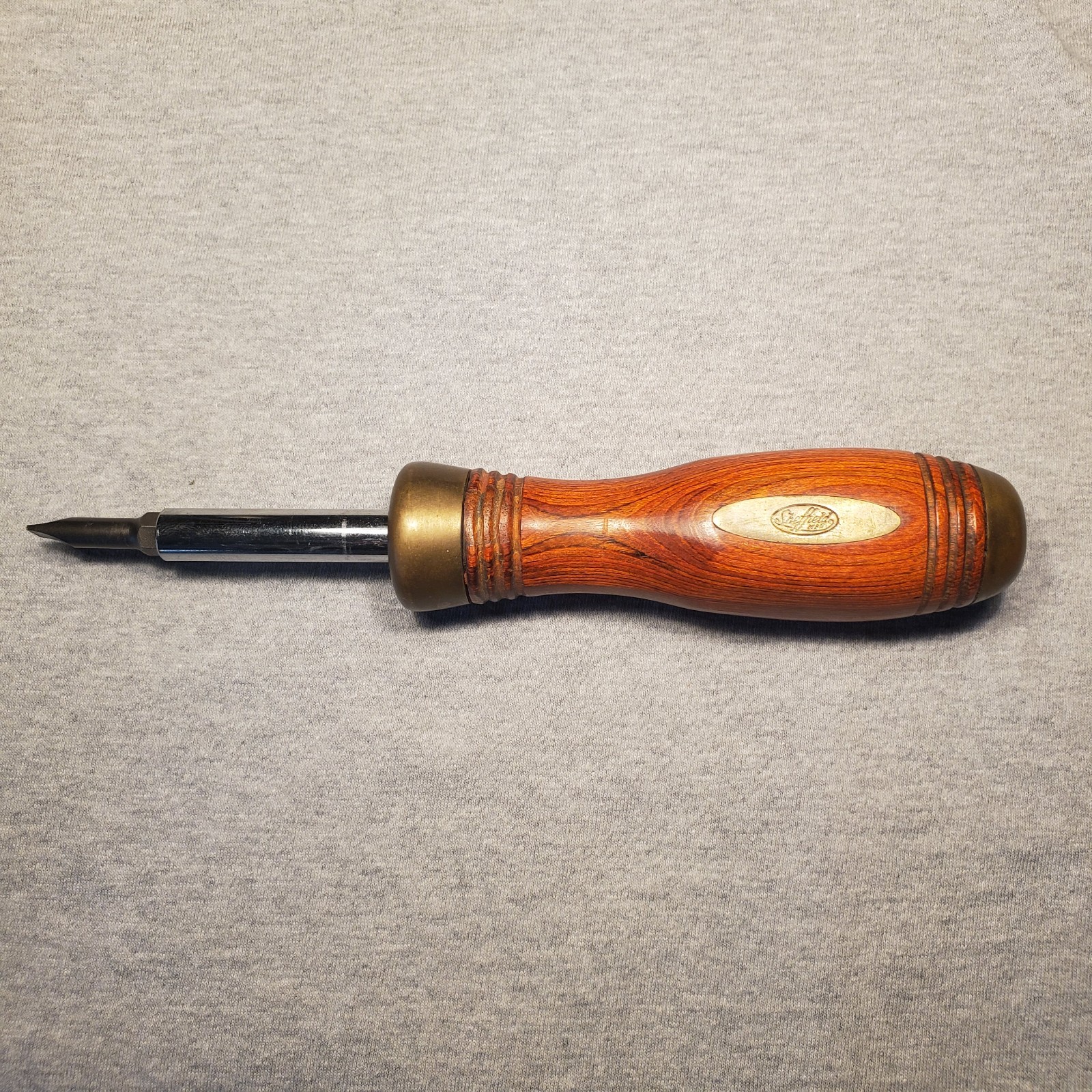 Sheffield MFG 9" Level And 4 In 1 Scewdriver Hardwood And Brass