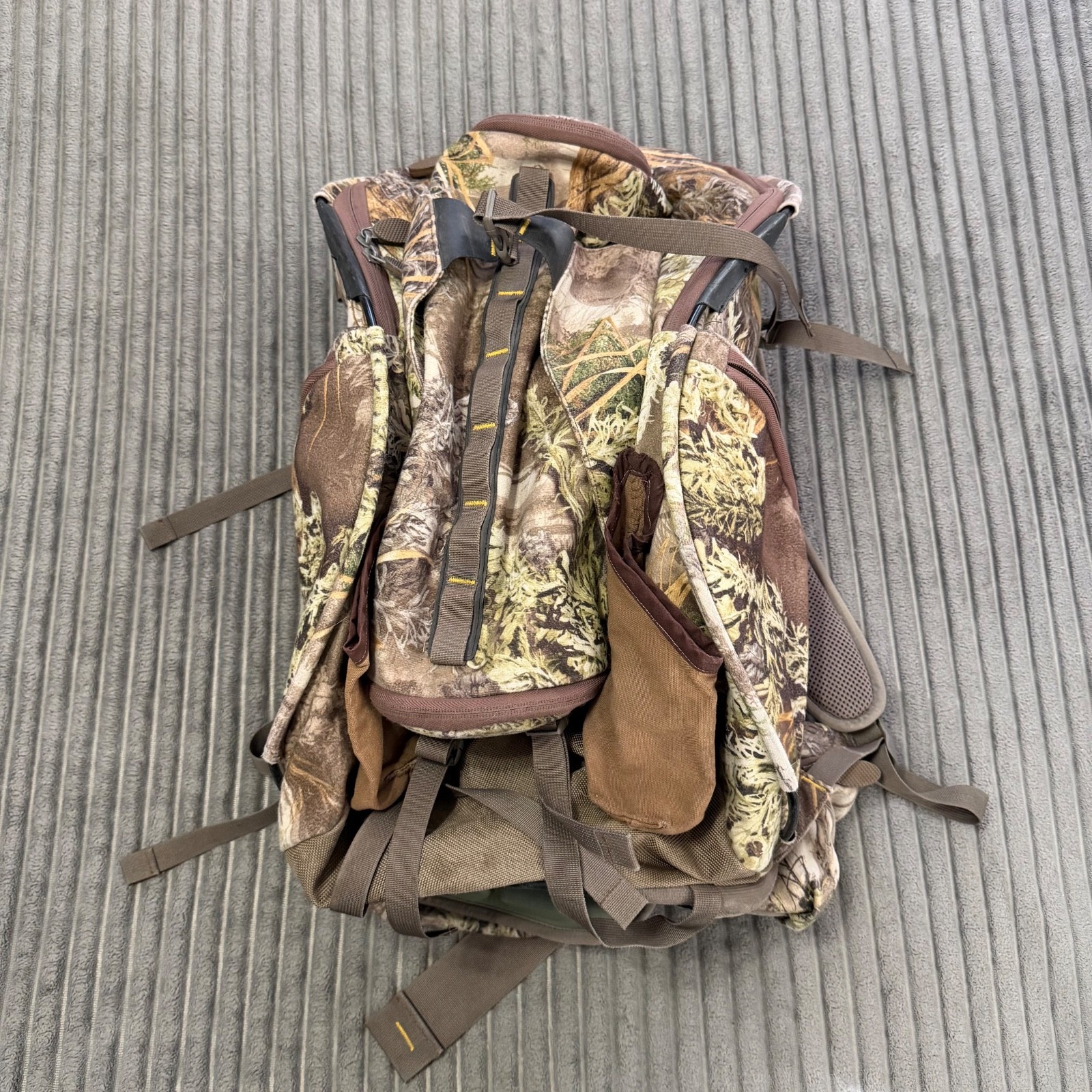 Badlands Reactor Hydration Backpack Camo Air Track Hunting/Hiking Day Pack