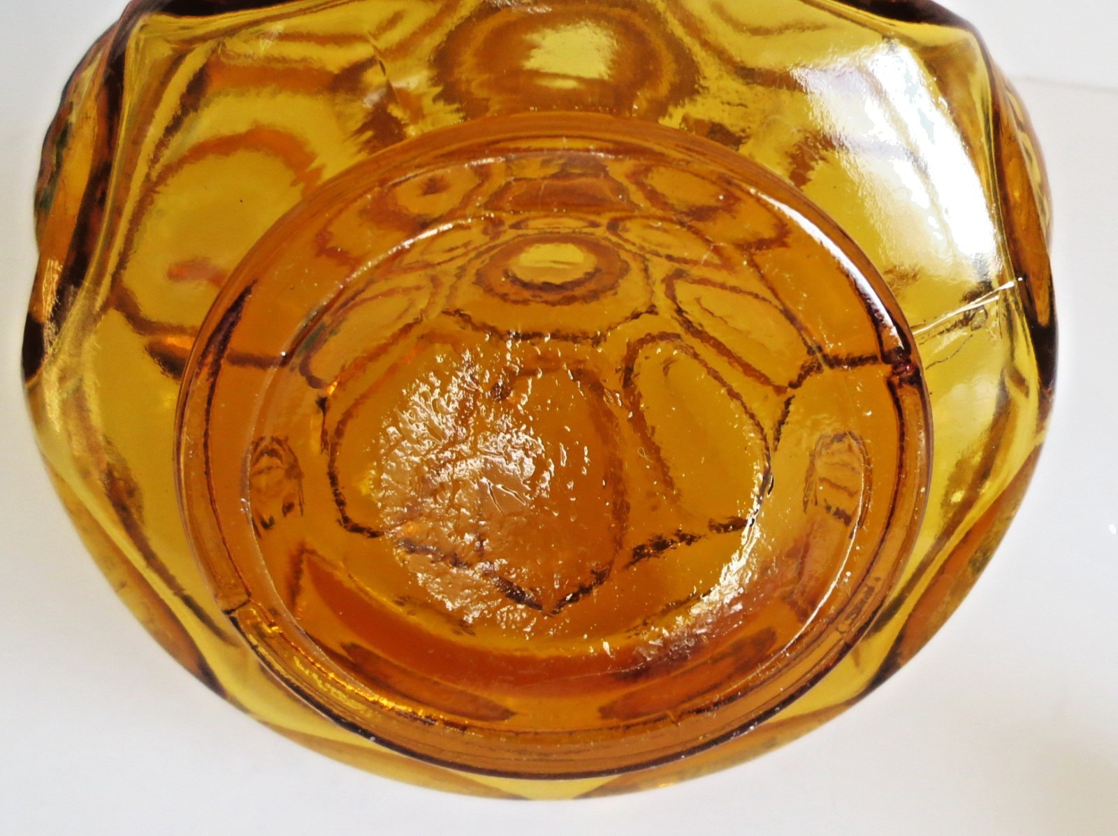 MCM CRYSTAL DECANTER STOPPER AND 5 CORDIAL/SHOT GLASSES AMBER BROWN GLASS VTG