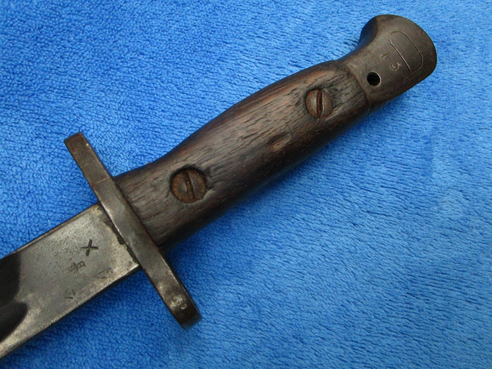 ORIGINAL WW1 BRITISH INDIA M1907 SMLE BAYONET AND SCABBARD WITH FROG MADE BY RFI