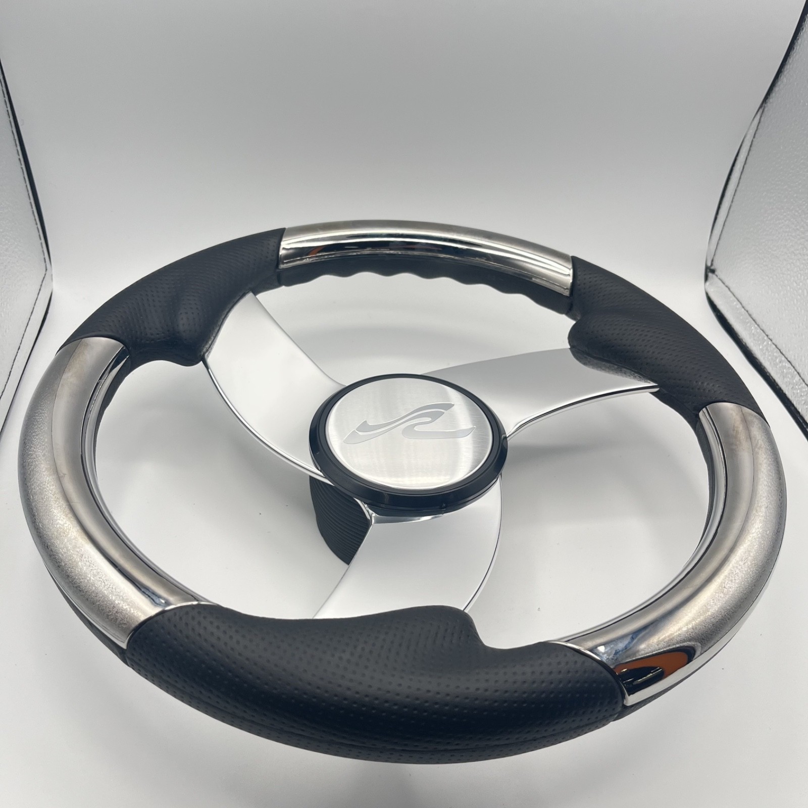 Model M533 Boat Steering Wheel Polished Alum Spoke KEYED HUB Urethane | Sea Ray