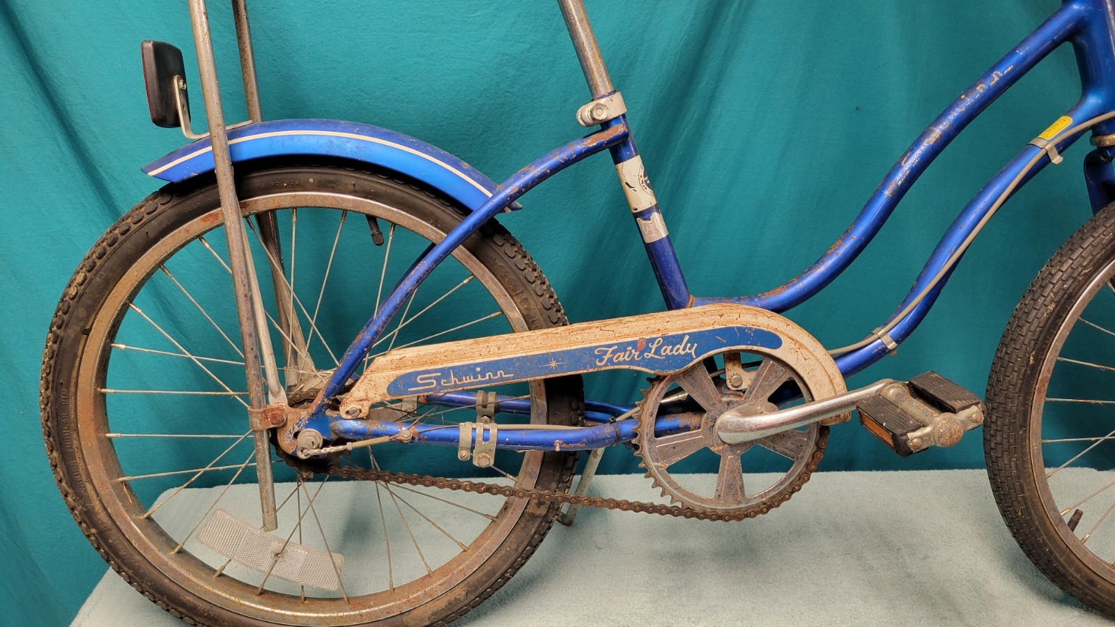 March 1979 Schwinn Fair Lady Complete Bicycle Tires Hold Air Banana Seat Rolls