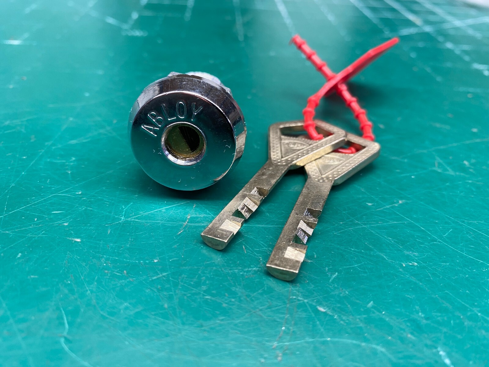 New Classic Abloy Disk Detainer Cam Lock Cylinder Finland - Locksmith Locksport