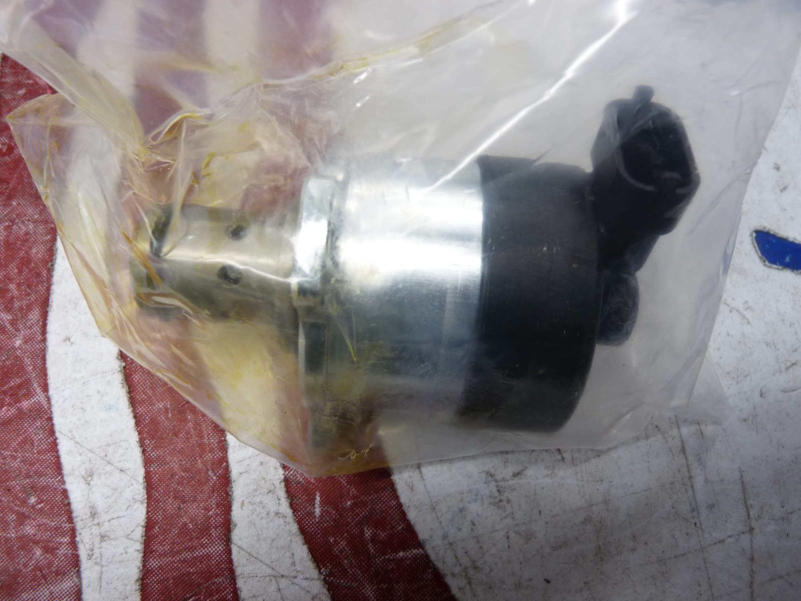 100% GENUINE OEM DD13 DD15 Fuel Meter Quantity Control Valve DDE A0000900069