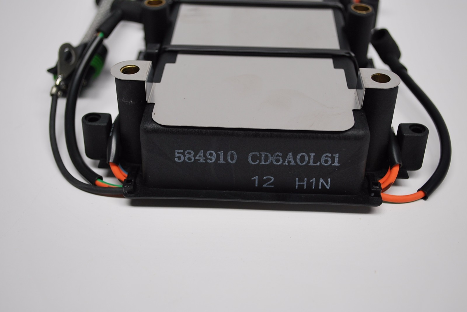 OEM New Johnson Evinrude Outboard 150-175hp Power Pack 584985 BRP/OMC