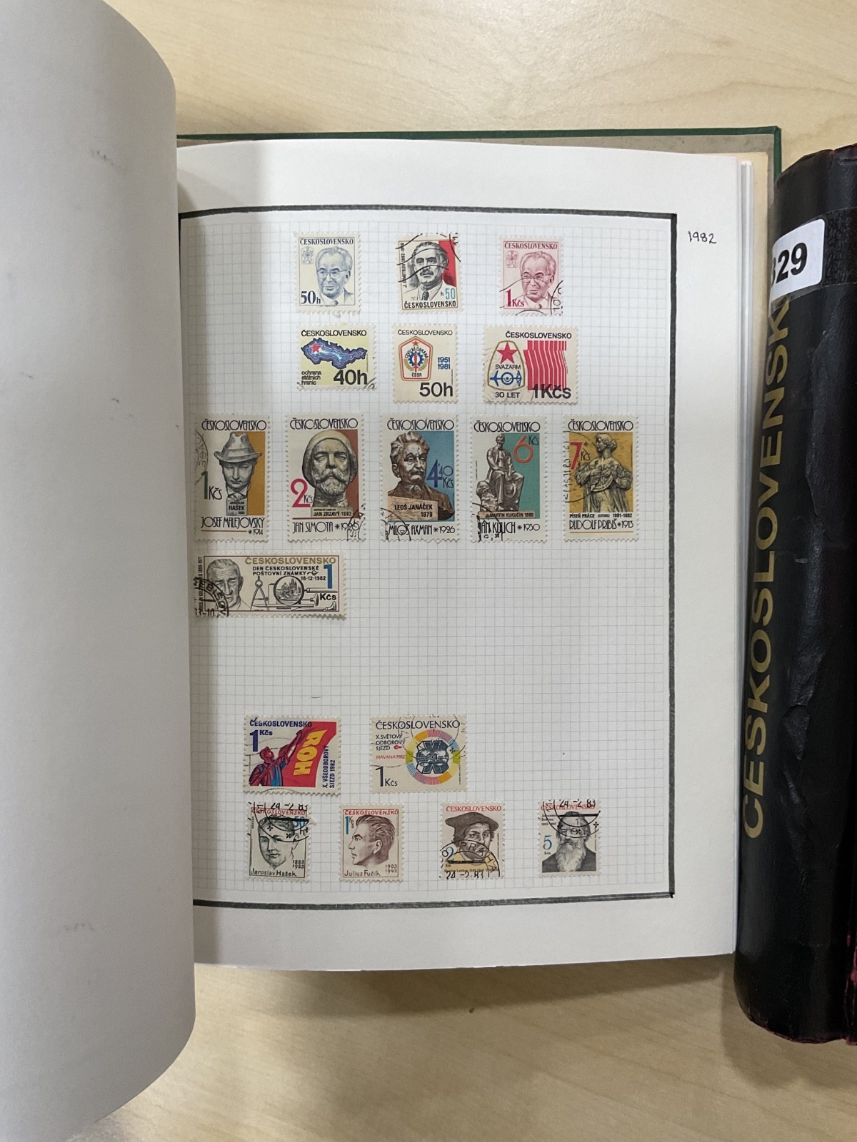 Czechoslovakia stamps. 1918 - 2000s, 2 Albums. 3.8kg. G/105