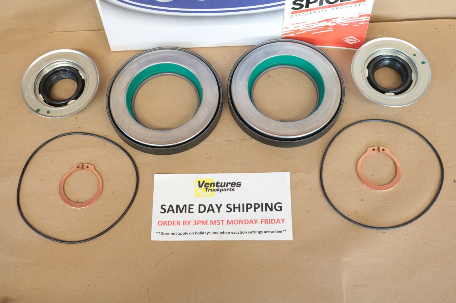 2005-2023 Ford F250 F350 F450 F550 4x4 SuperDuty Front Axle Seal & Snap Ring Kit