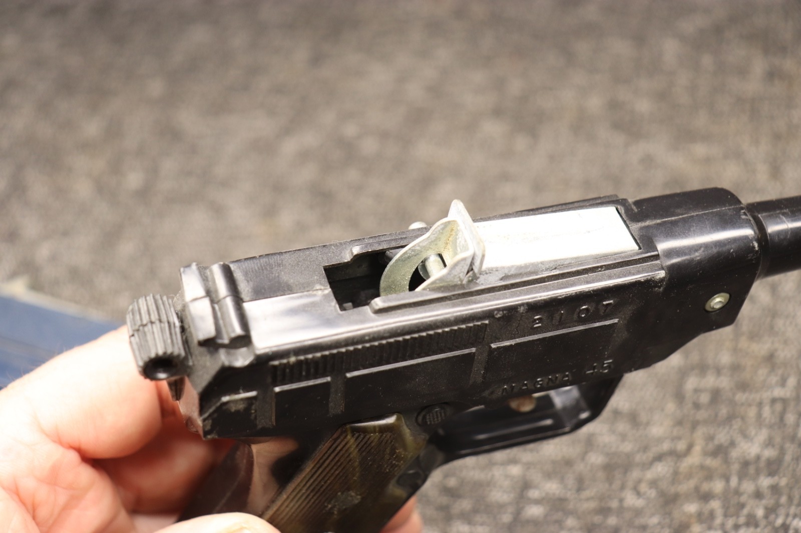 2 Vintage ZEE Toys Government Model Auto & Magna 45 Cal Pistol NO. 2107 & T-723