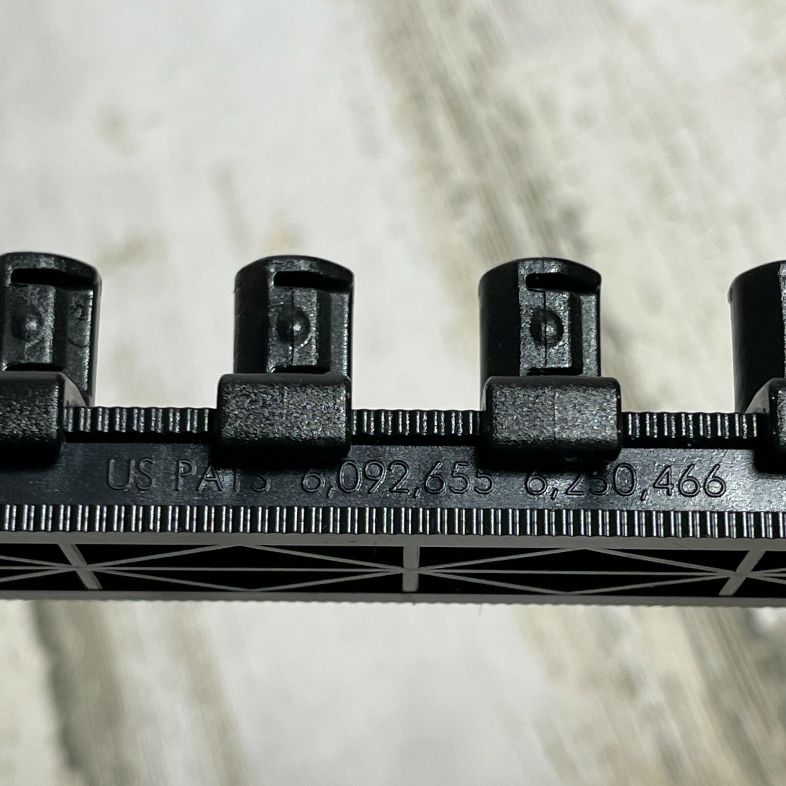 Ernst 3/8" Drive 13" Socket Organizer Rail with 14 Twist Lock Clips - Black