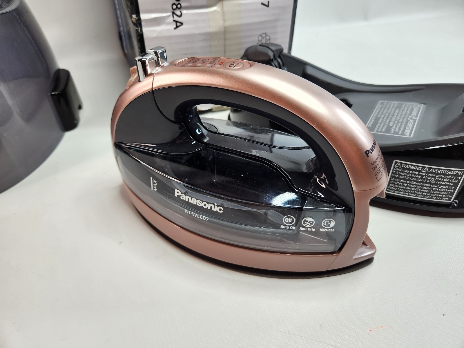 Panasonic 360 Freestyle Cordless Iron Open Box New Ni-WL607 Rose Gold