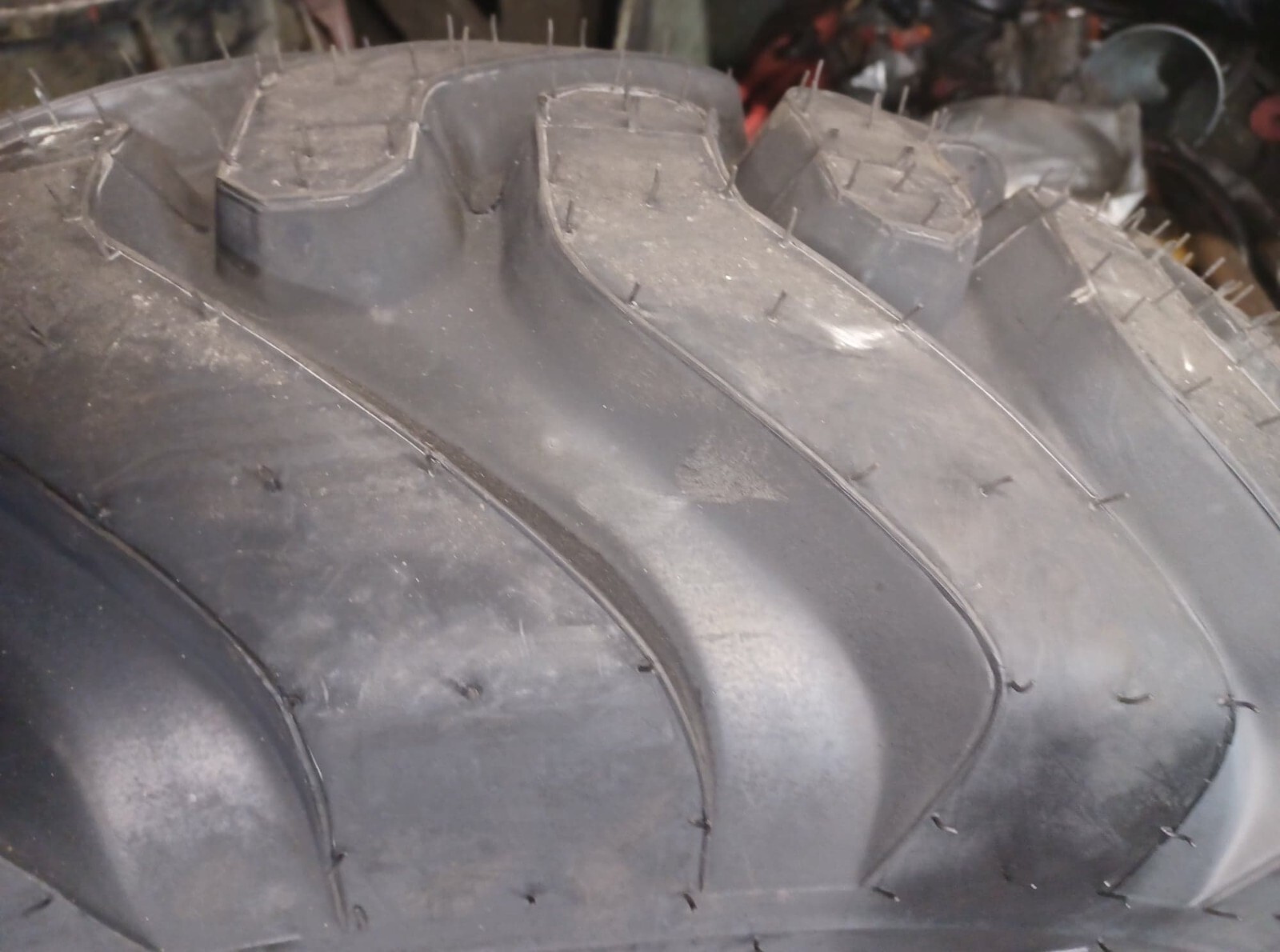 12.5/80-18 TIRE I-3 INDUSTRIAL 14PLY NEW OVERSTOCKS 12.5 80 18 1258018