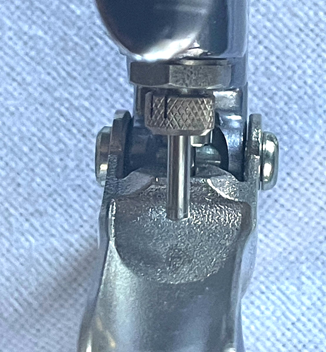 Binks 2100 Pressure Feed Conventional Spray Gun