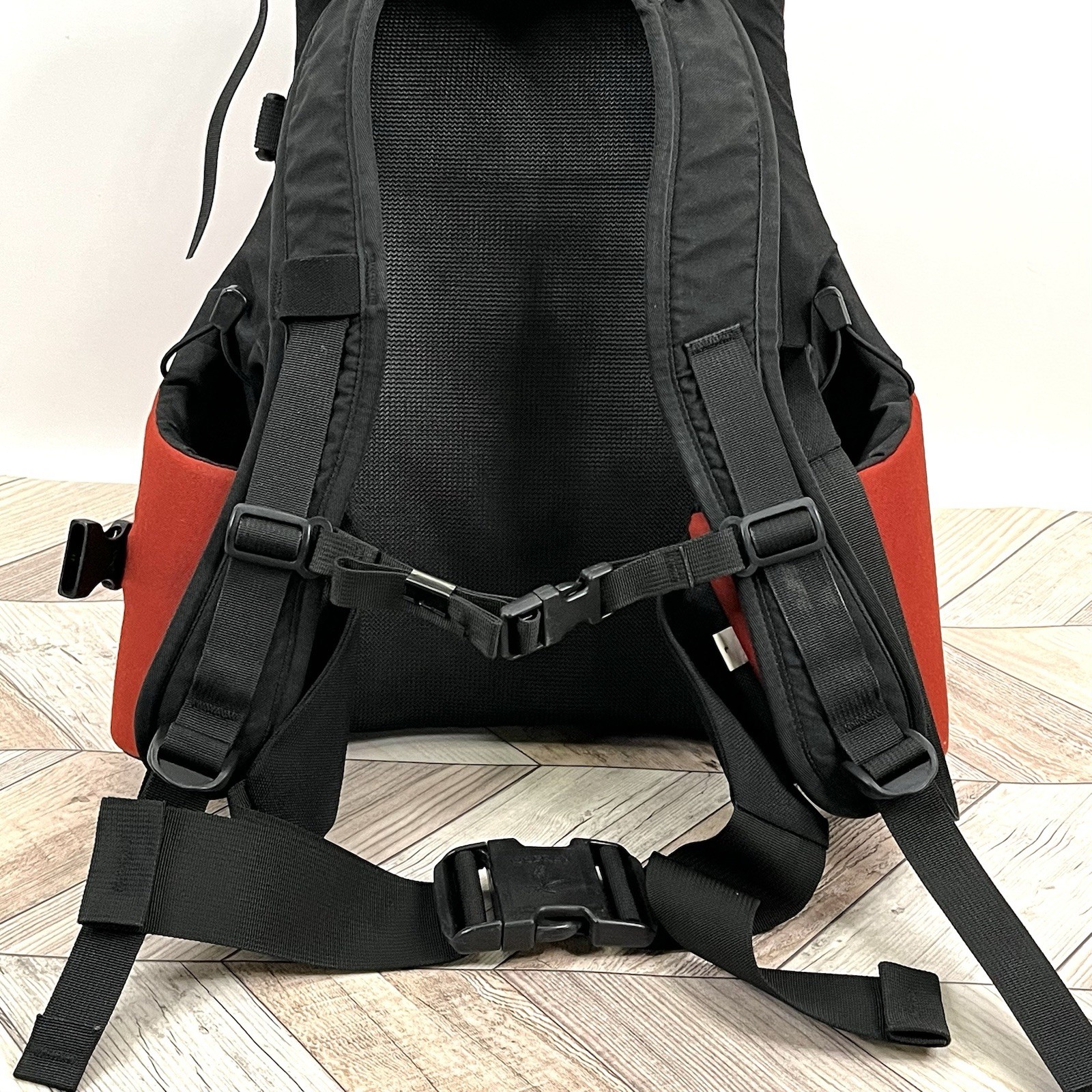 Osprey Skylark Backpack Colorado USA Orange Black Waist & Shoulder Strap Large