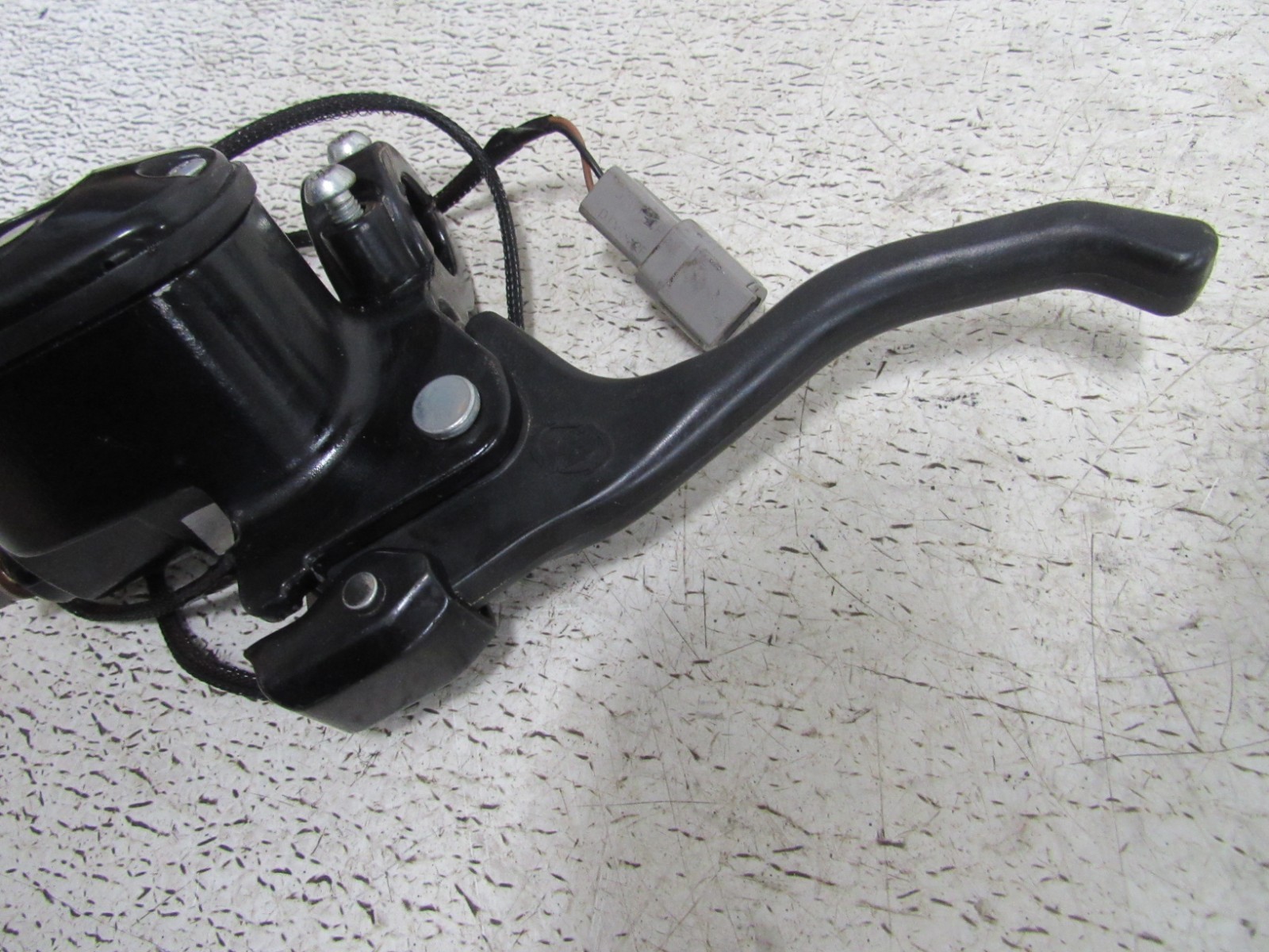 21 POLARIS RMK PRO 850 AXYS KHAOS BRAKE MASTER CYLINDER PERCH LEVER OEM #0097