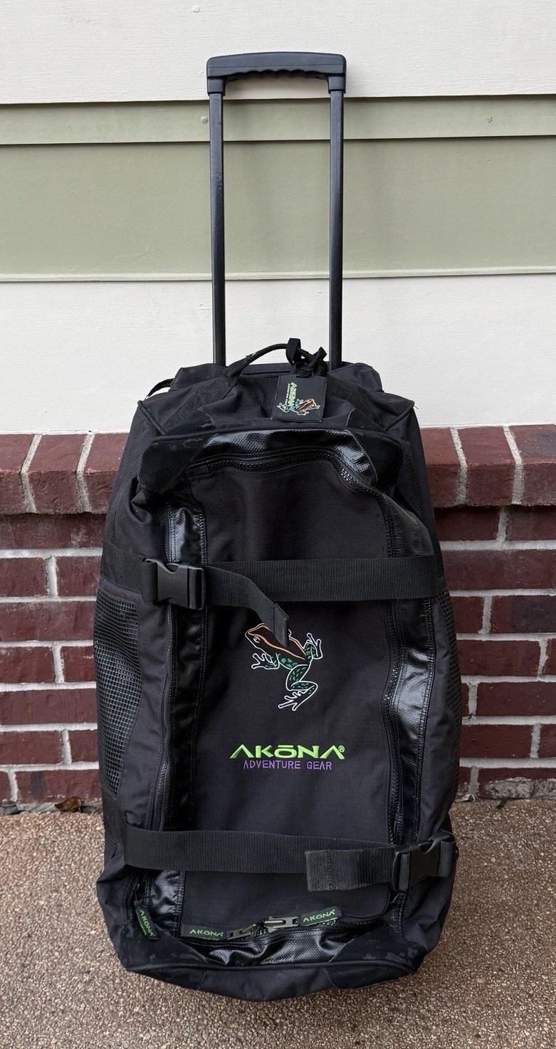 Akona Adventure Gear 31x15x15 XL Travel Dive Scuba Roller Bag Black Rain Cover