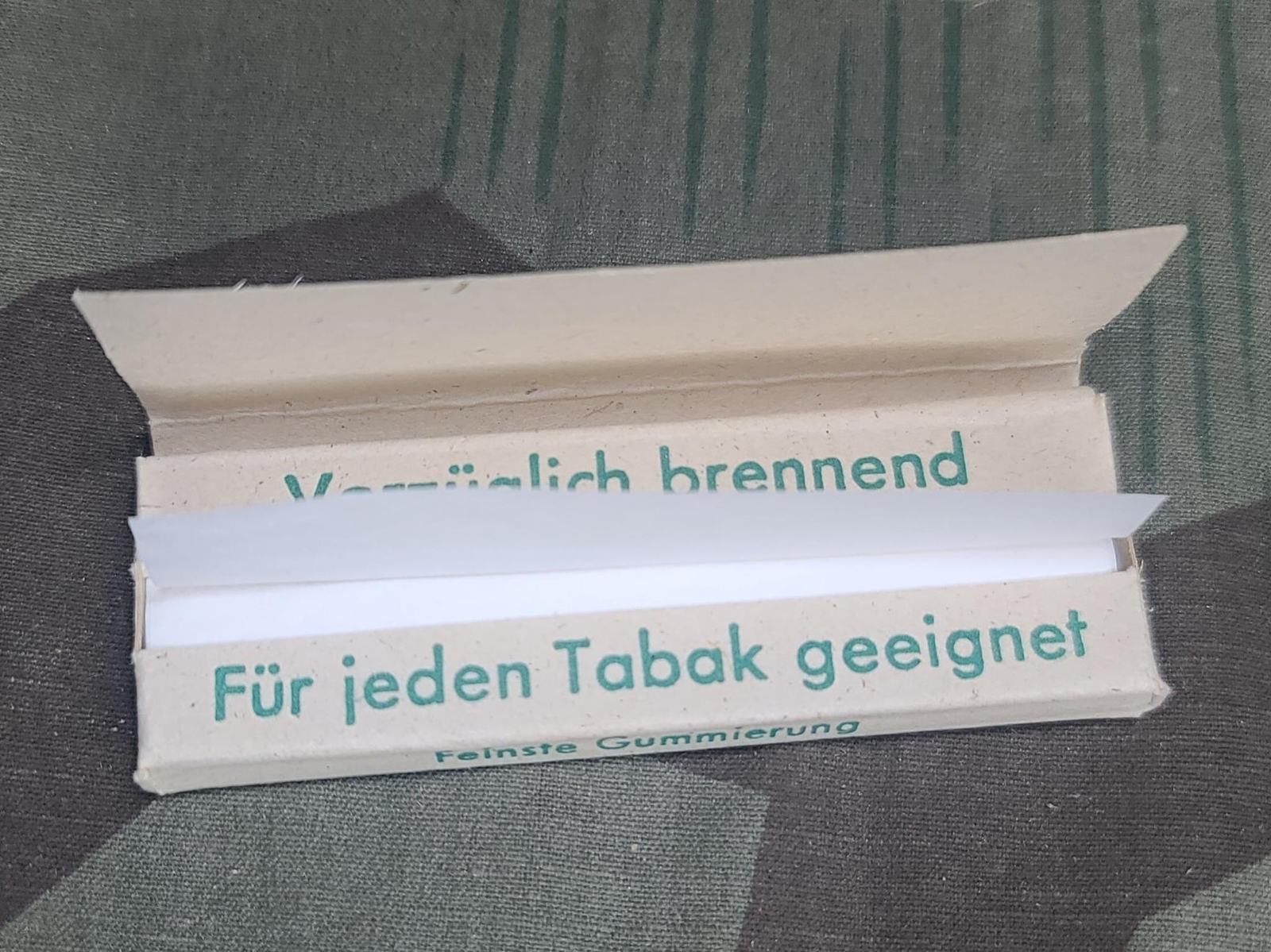 1 x WWII German Efka Cigarette Rolling Papers Vintage 1940s Tobacciana Soldier