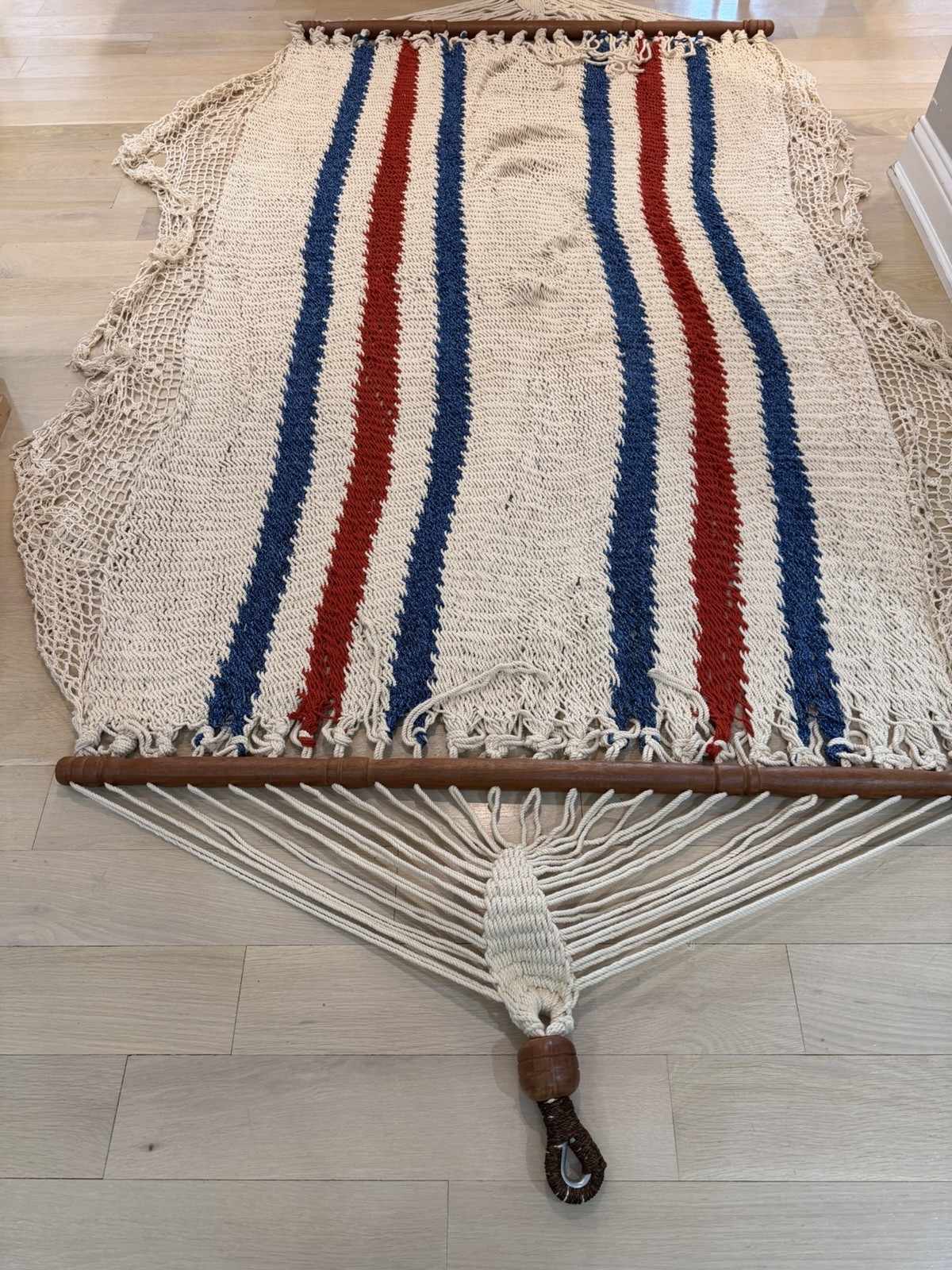 Vtg Rope Macrame Hammock Nantucket JFK Red & Blue Wooden Spreaders 51 x 88 In