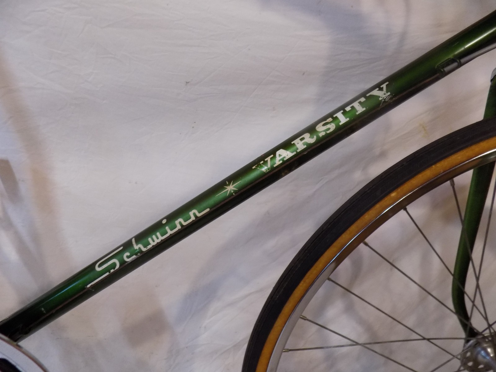 1972 SCHWINN VARSITY MENS 10-SPEED CAMPUS GREEN ROAD BIKE CONTINENTAL RACER 27