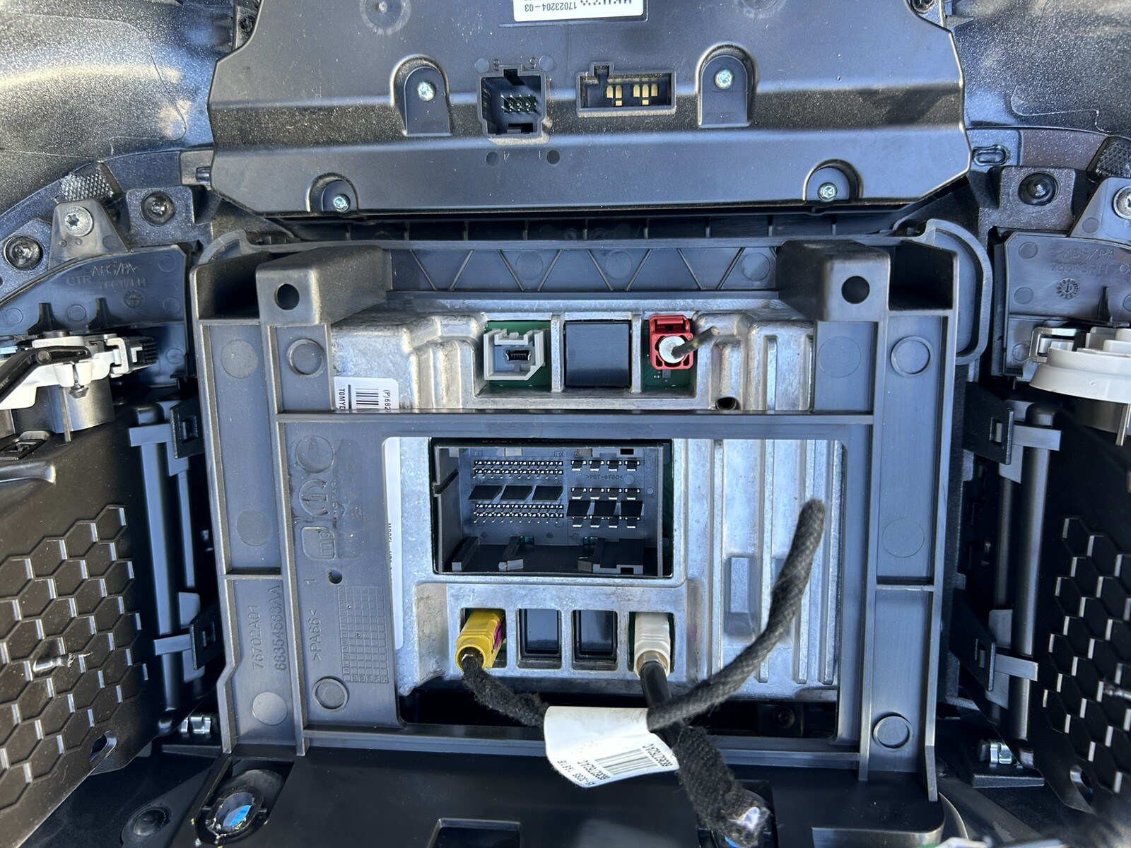 2019-2024 DODGE TRUCK NEW BODY Ram 2500 3500 8.4" SET Screen Radio VP2 19 20 21