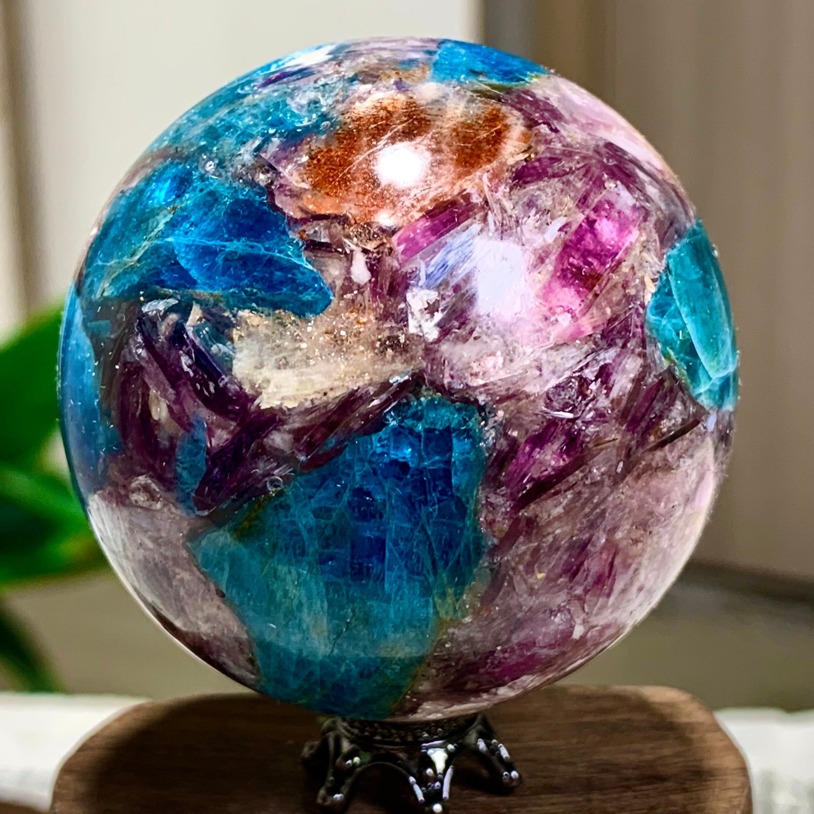 190G Natural Blue Aptite +Sun Stone purple lepidolite Sphere mineral sample