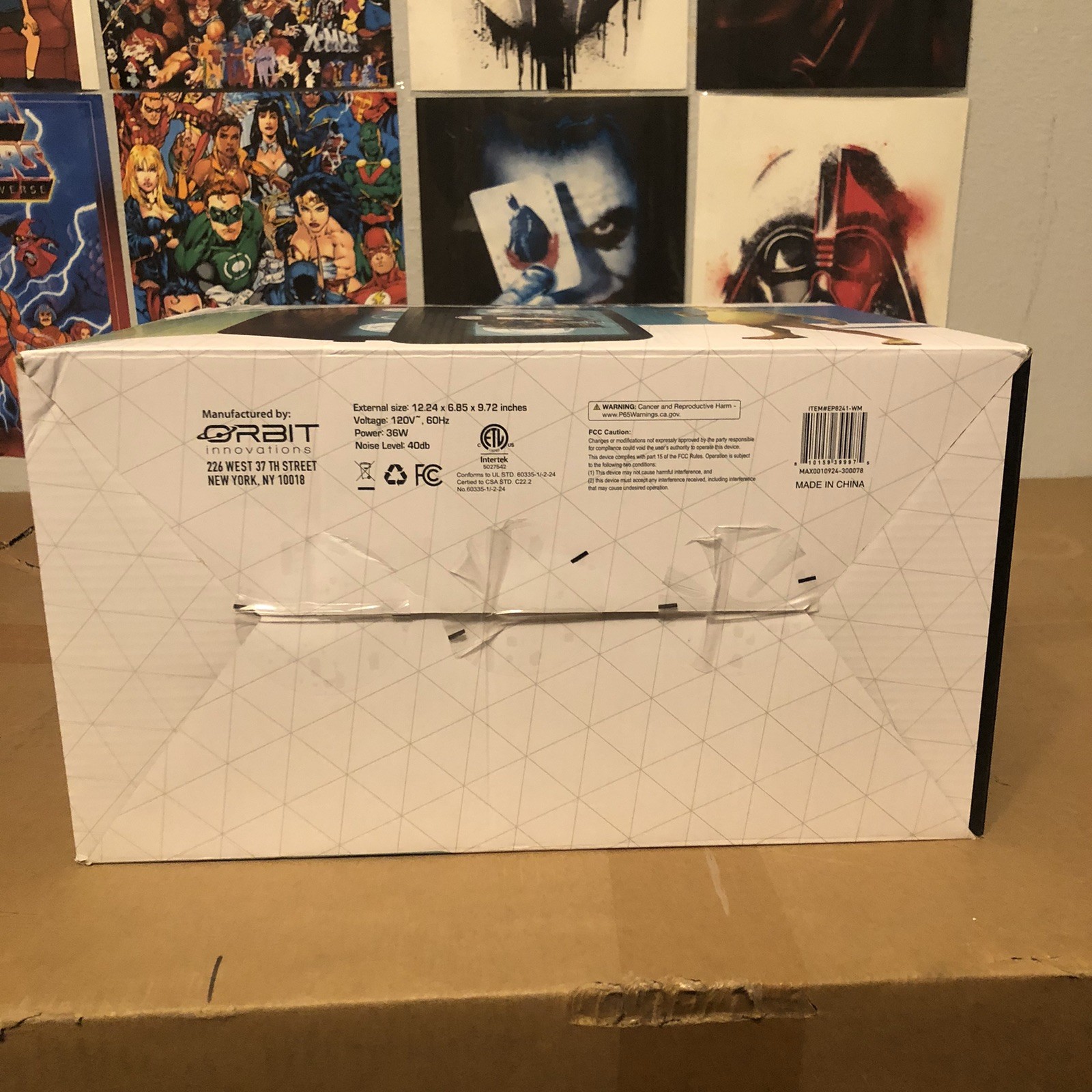 Fortnite 9-Can Mini Fridge Thermoelectric Cooling, Collector Edition, Peely