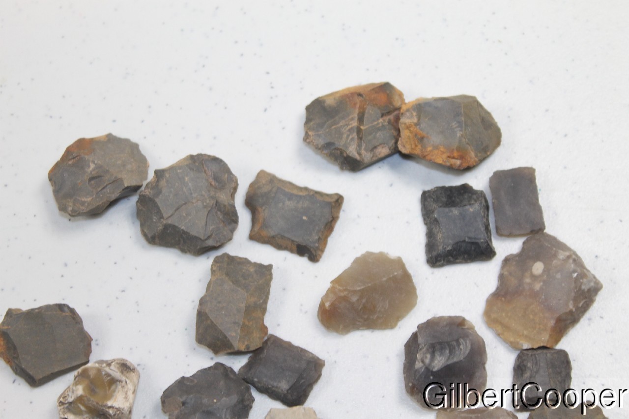 ONEIDA INDIAN GUN FLINT - SELLING 1 PIECE AT A TIME