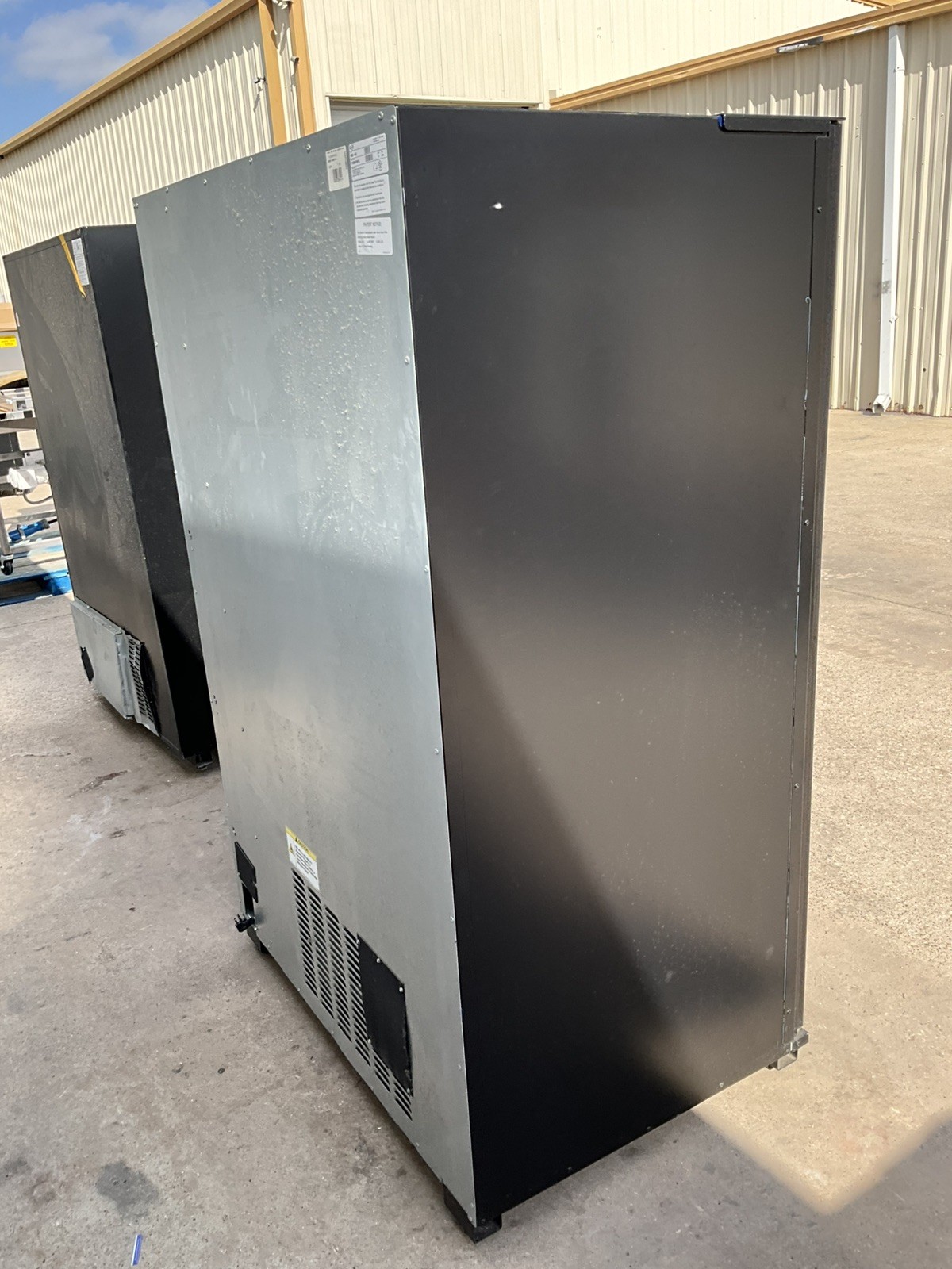 23 Dixie Narco BevMax CPI Glass Front Beverage Vending Machine 5800-4HC crane