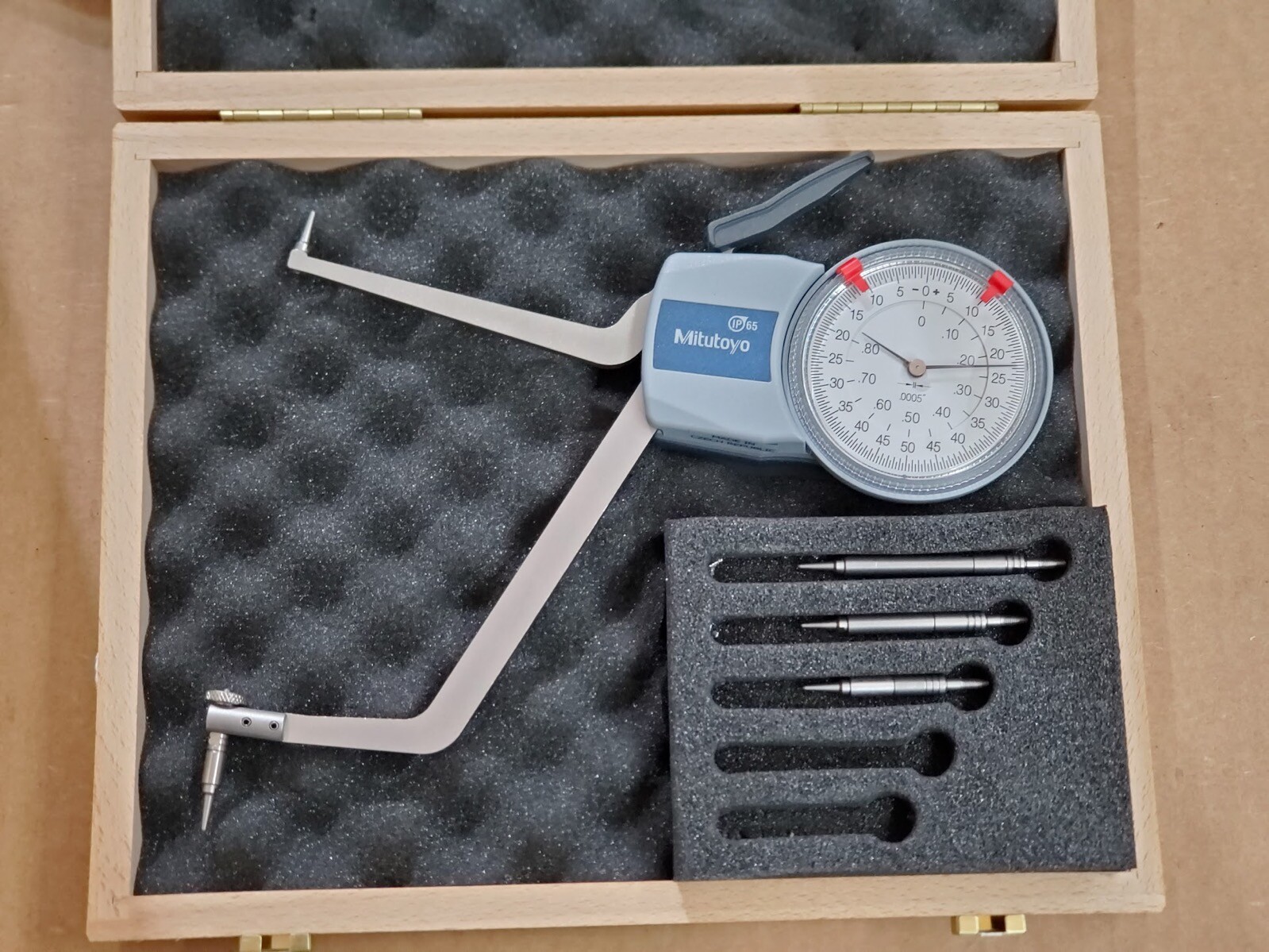 New Mitutoyo Inside Dial Caliper Bore Hole Gauge Gage Set 5.2-7.2” / 0.0005”