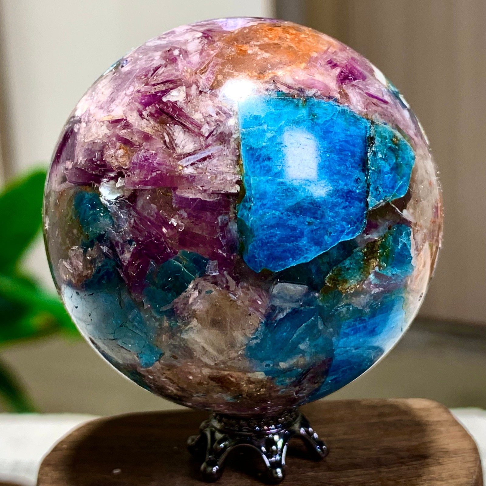 155G Natural Blue Aptite +Sun Stone purple lepidolite Sphere mineral sample